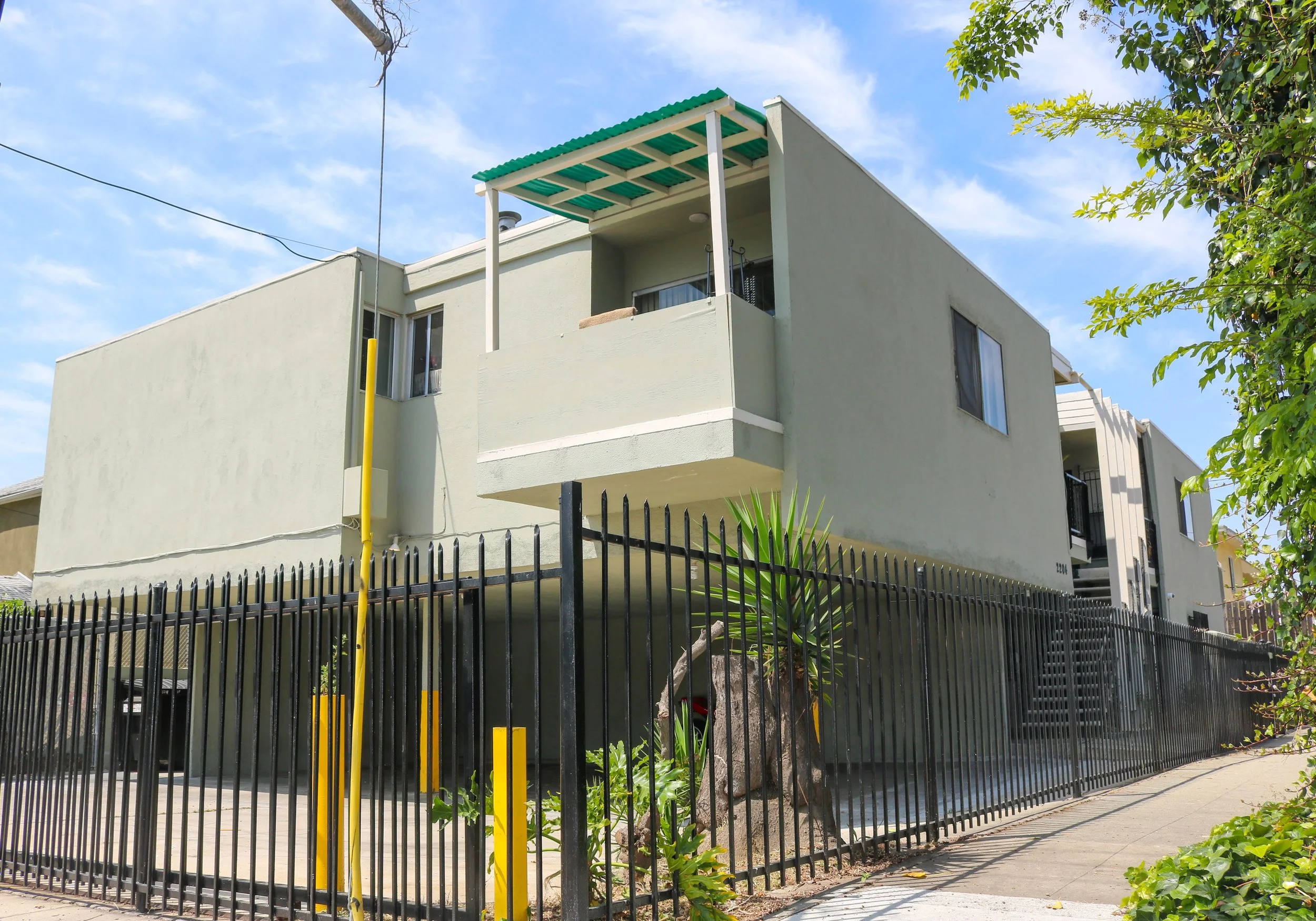 2204 West 26th Place