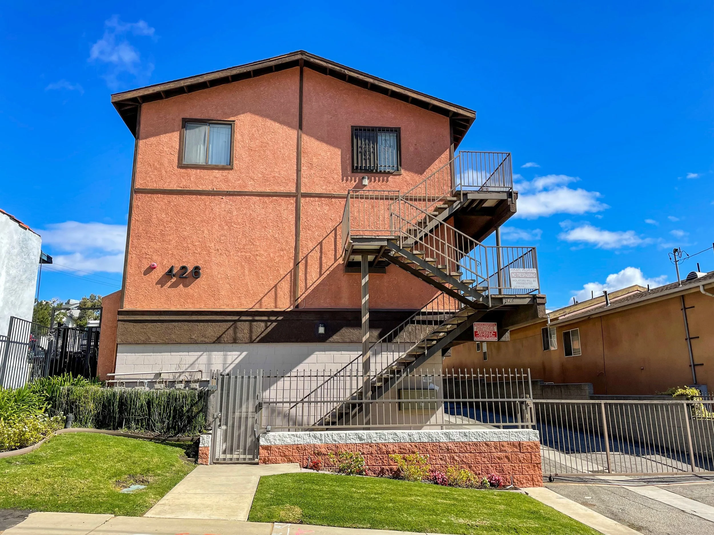 426 Centinela Avenue