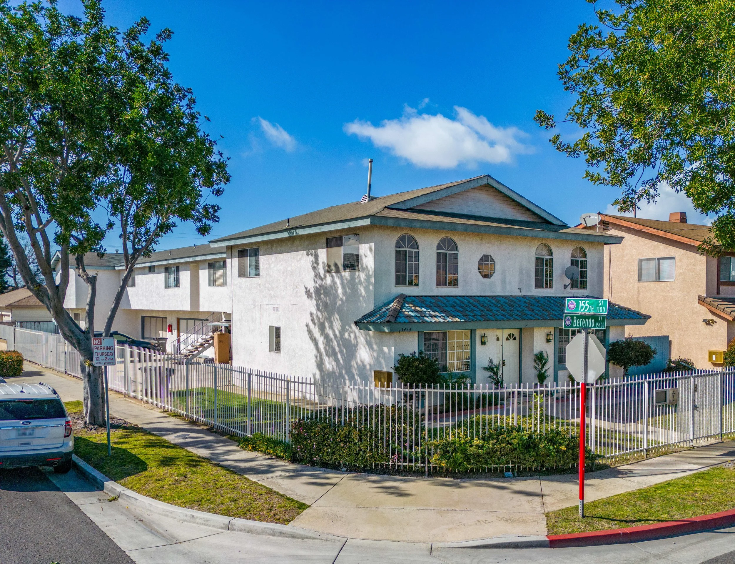 15413 S. Berendo Avenue 