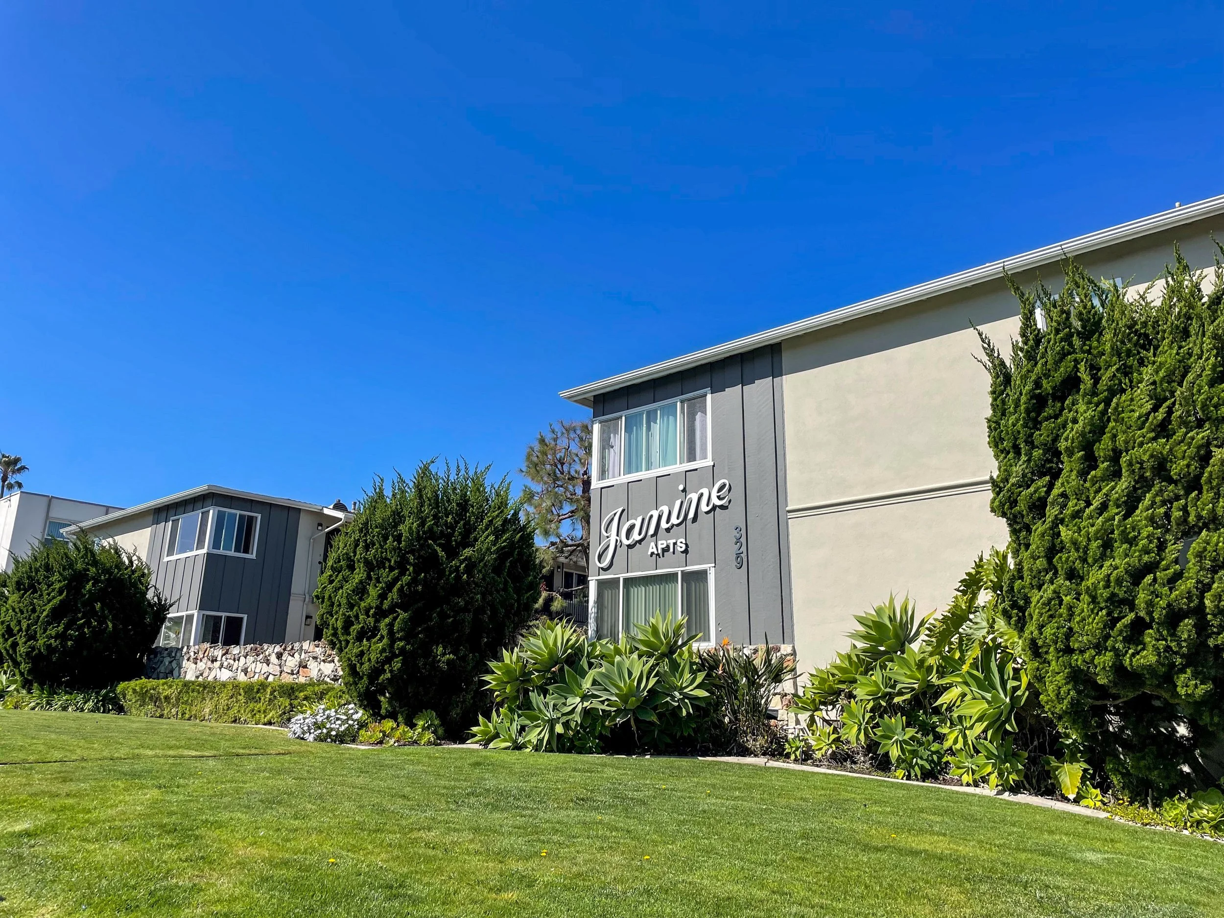 329-333 Calle Miramar