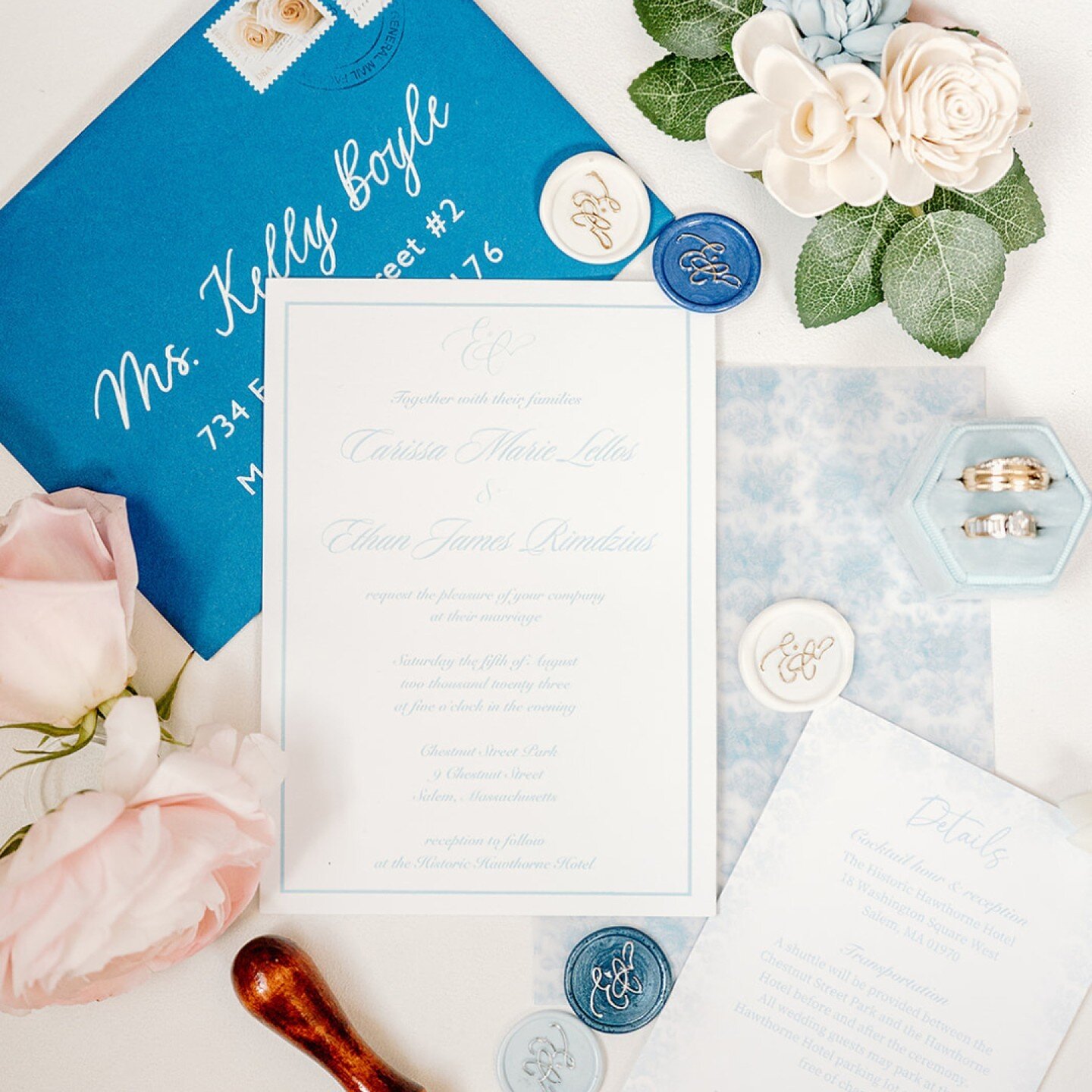 Dreaming of summer weddings! 
.
.
.
 Stationery: THE BRIDE @carissamariecalligraphy
Photography:  @jocelynmariah.photo
Wedding Management: @ljeventsma 
Florist: @flowers_bydarlene
Event Assistant:  @jillian_neal_
.
.
.
#newenglandweddingplanner #newe