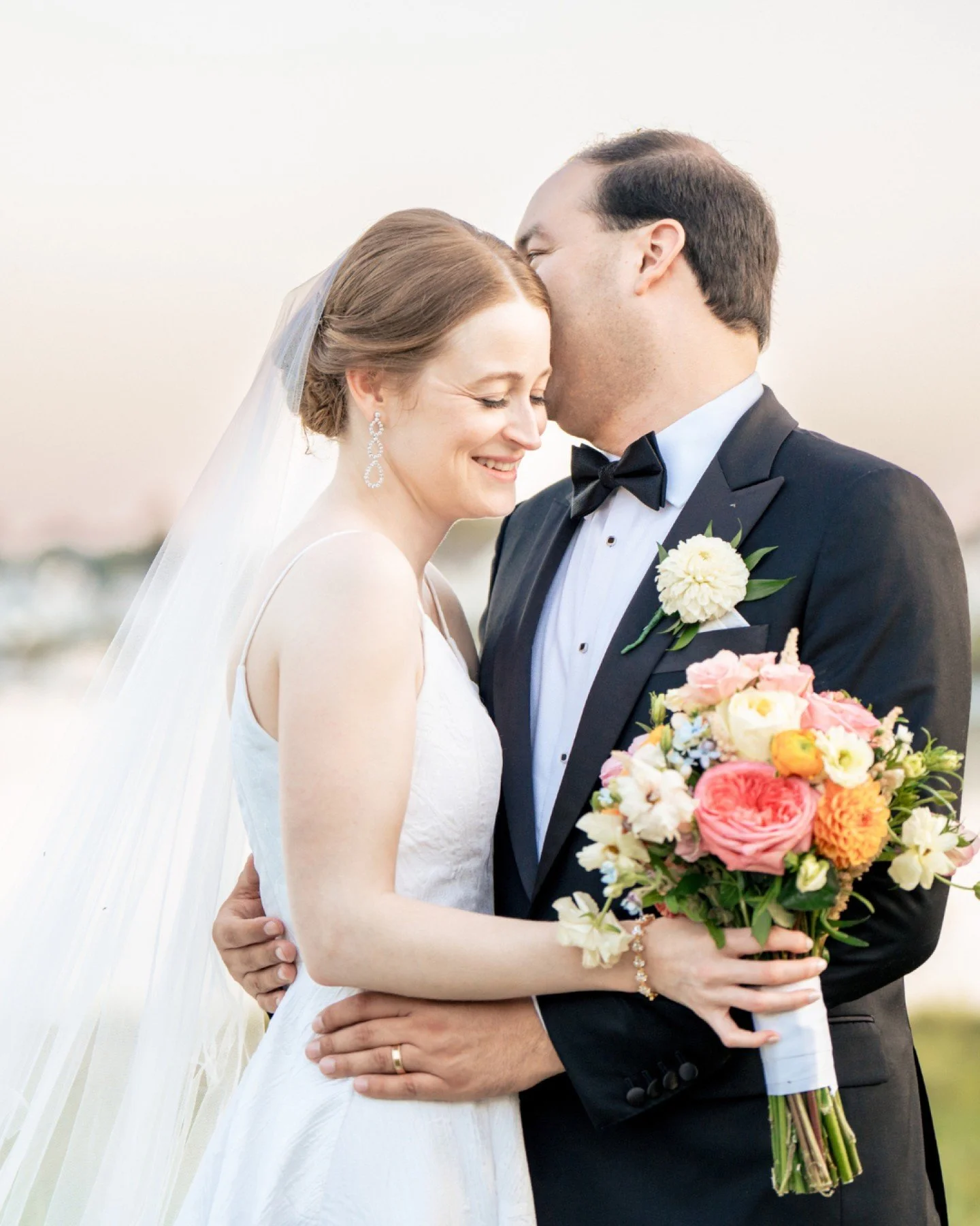 March always feels like possibility.

Warmer days, outdoor celebrations, and golden-hour receptions ahead.
.
.
Couple @jonschwartz245 and @blair.w.g.bailey
Wedding Planning | @ljeventsma
Ceremony Venue | @hamiltonhallsalem
Officiant: Bobby Trivett an