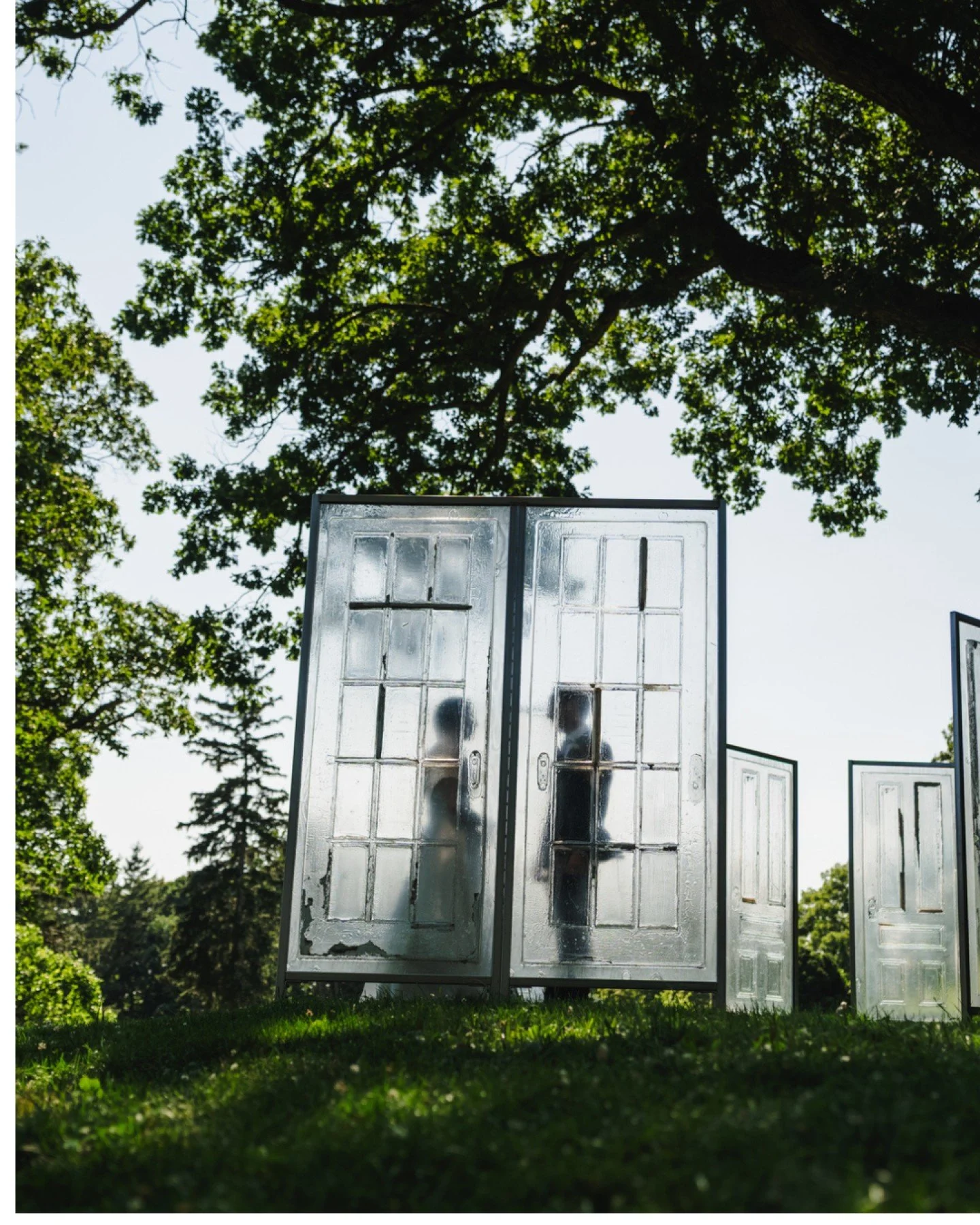 The sneak peeks are in from B &amp; J's wedding at deCordova, and while we won't be sharing the couple's faces, I had to share these stunning images.

After touring nearly 50 venues across the country (yes, 50!), B &amp; J knew almost immediately whe