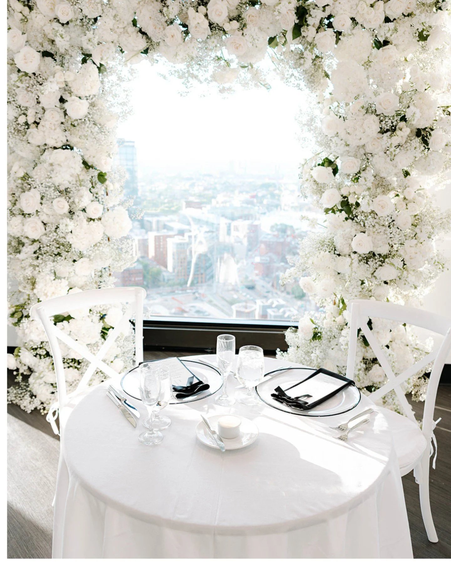 Black. White. Bows. Modern.

V had a vision, and the State Room was made for it.

Clean, crisp and romantic, with baby's breath clouds floating above the tables and bows tucked throughout.

Sometimes a simple idea makes the biggest statement.
.
.
.
W