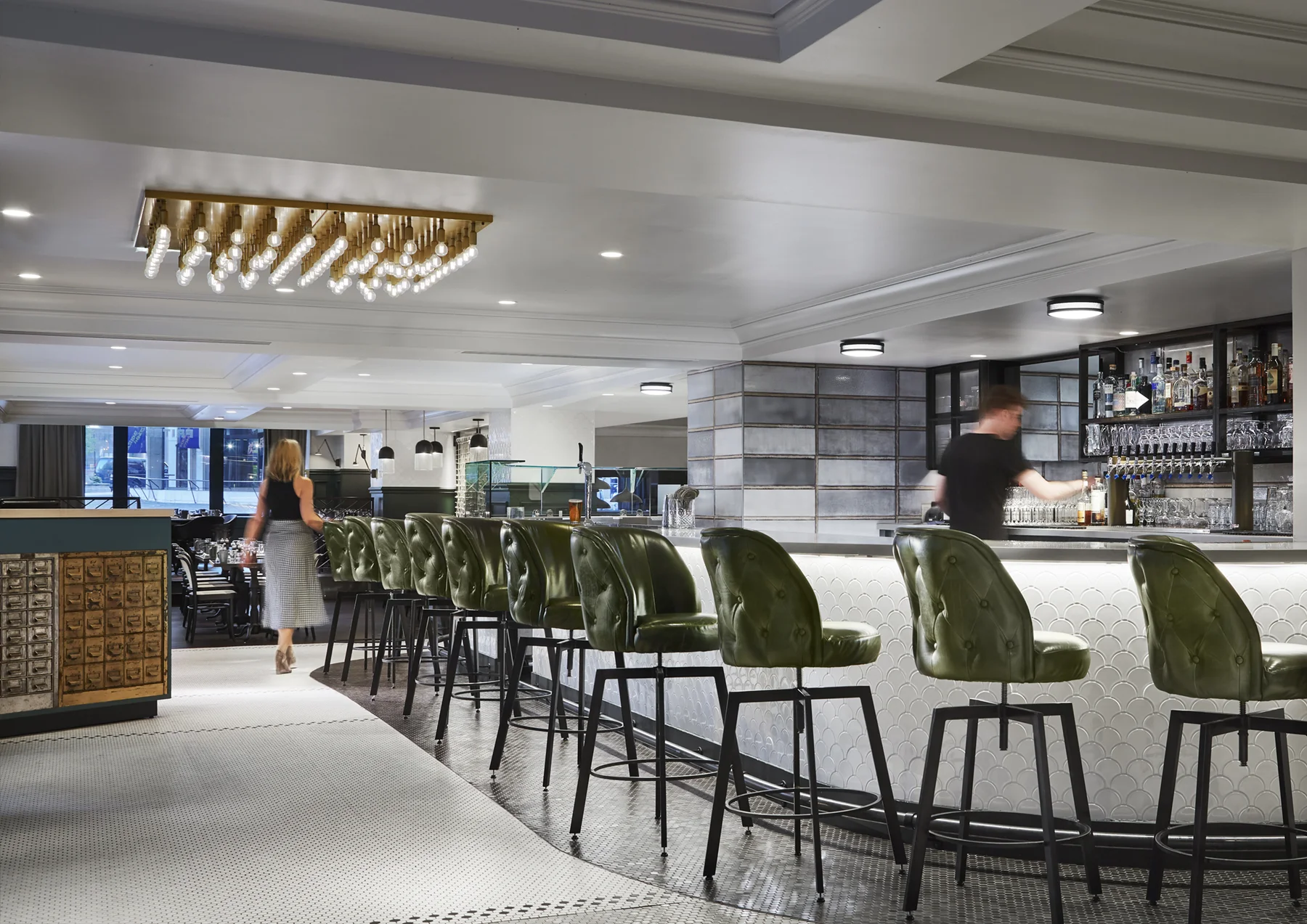 Fisk-Bar_Large.jpg
