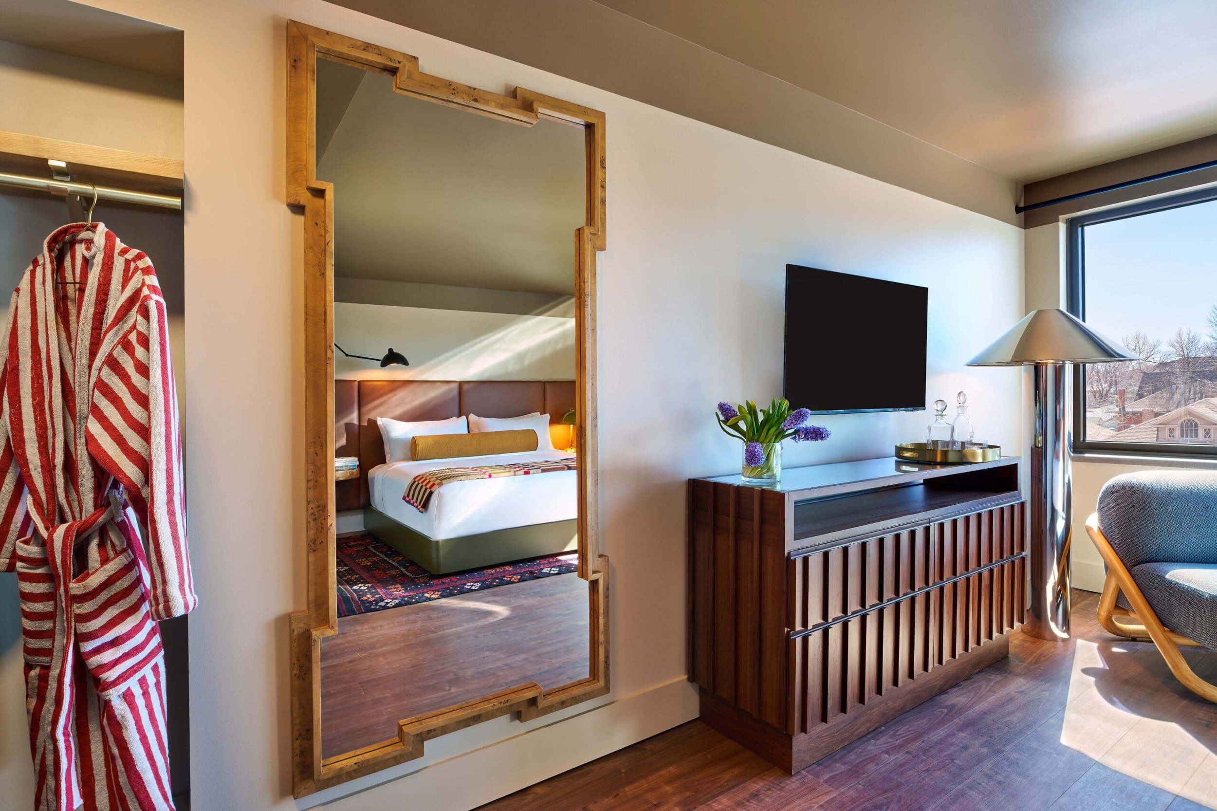 Mile High Dine &amp; Recline: The All Inn Hotel