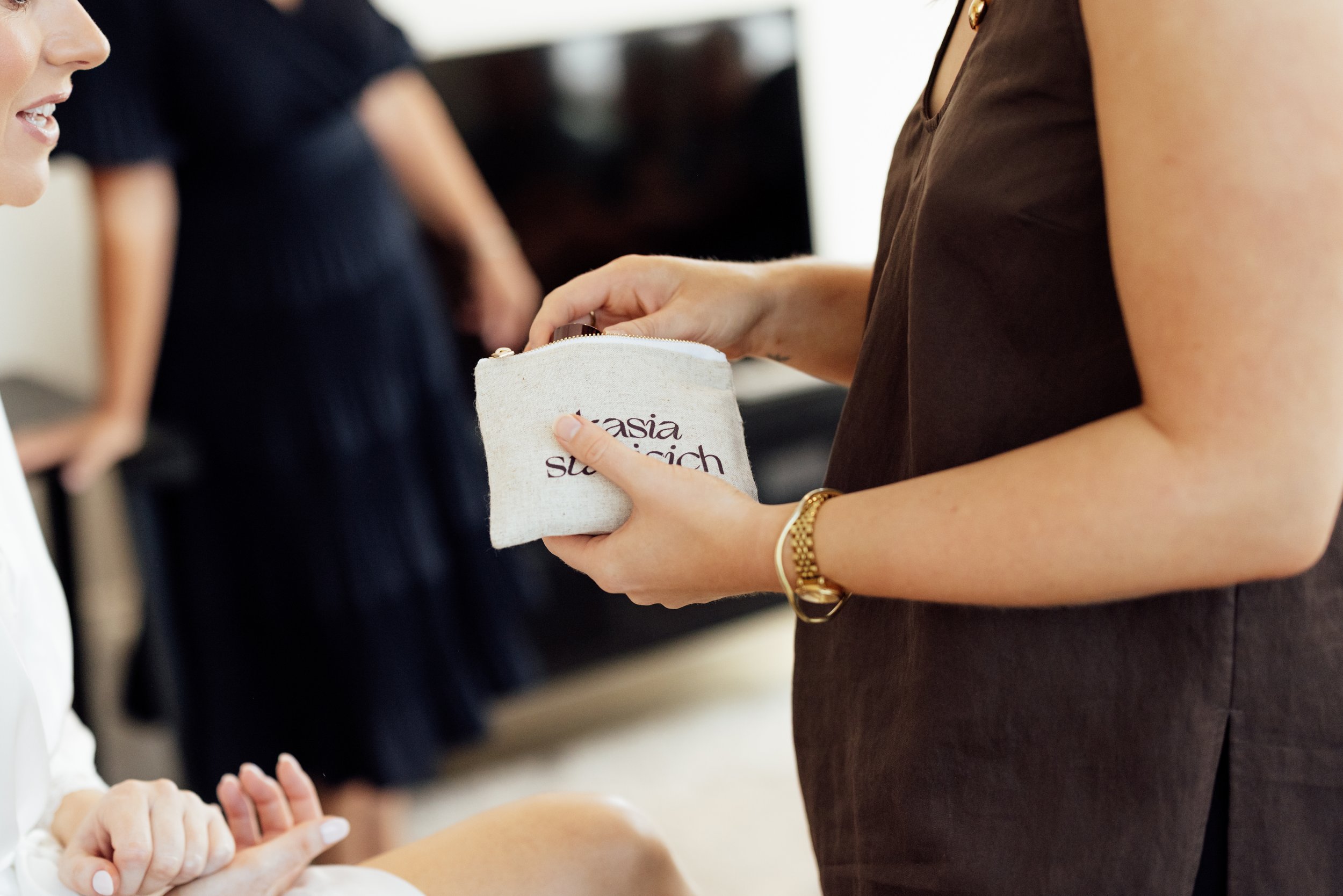 Girlssgettingready-48.jpg