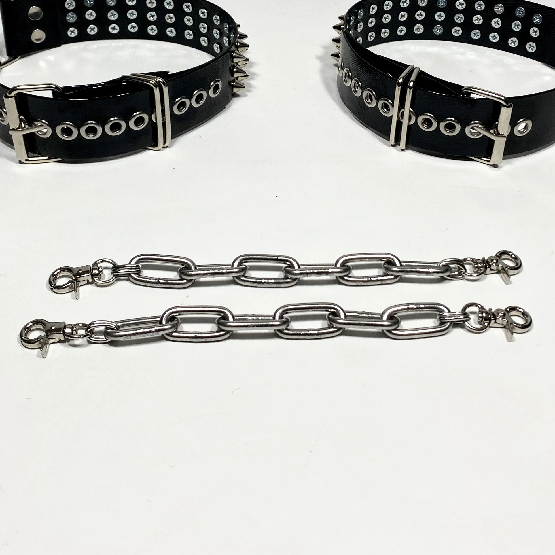 Chains Garter Clip on