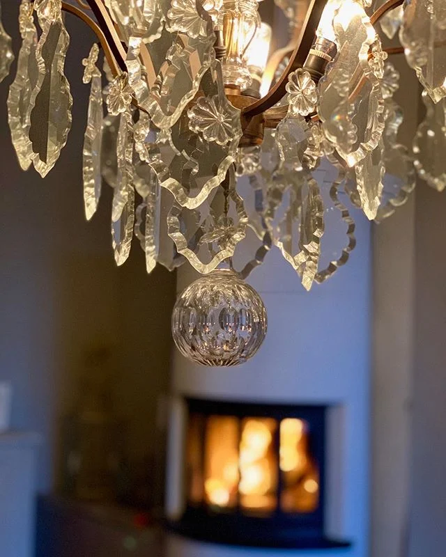 Helgekos 💎🔥
#lysekroner #belysning #takbelysning #pendel #kj&oslash;kken #spisestue #hall #antikk #krystall #lumiere #chandlier #chandelier #lustre #interi&oslash;r #chandeliers #interi&oslash;rmagasinet #interi&oslash;rdetaljer #interi&oslash;rdes
