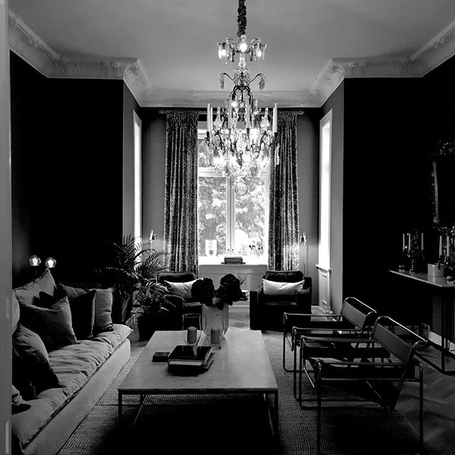 Velkommen til oss!
#lysekroner #belysning #takbelysning #pendel #kj&oslash;kken #spisestue #hall #antikk #krystall #lumiere #chandlier #chandelier #lustre #interi&oslash;r #chandeliers #interi&oslash;rmagasinet #interi&oslash;rdetaljer #interi&oslash