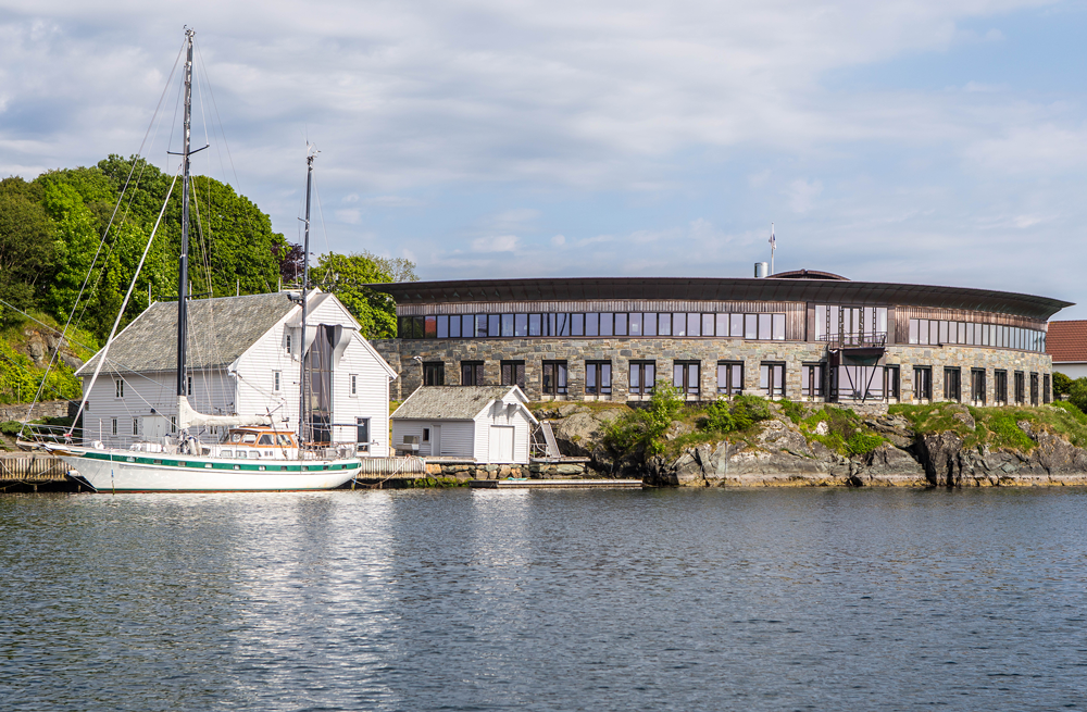 Sjøhuset til Trygve Seglem og kontorbygget til rederiet Knutsen OAS Shipping AS, Foto: Arkitektkontoret Brekke Helgeland Brekke AS