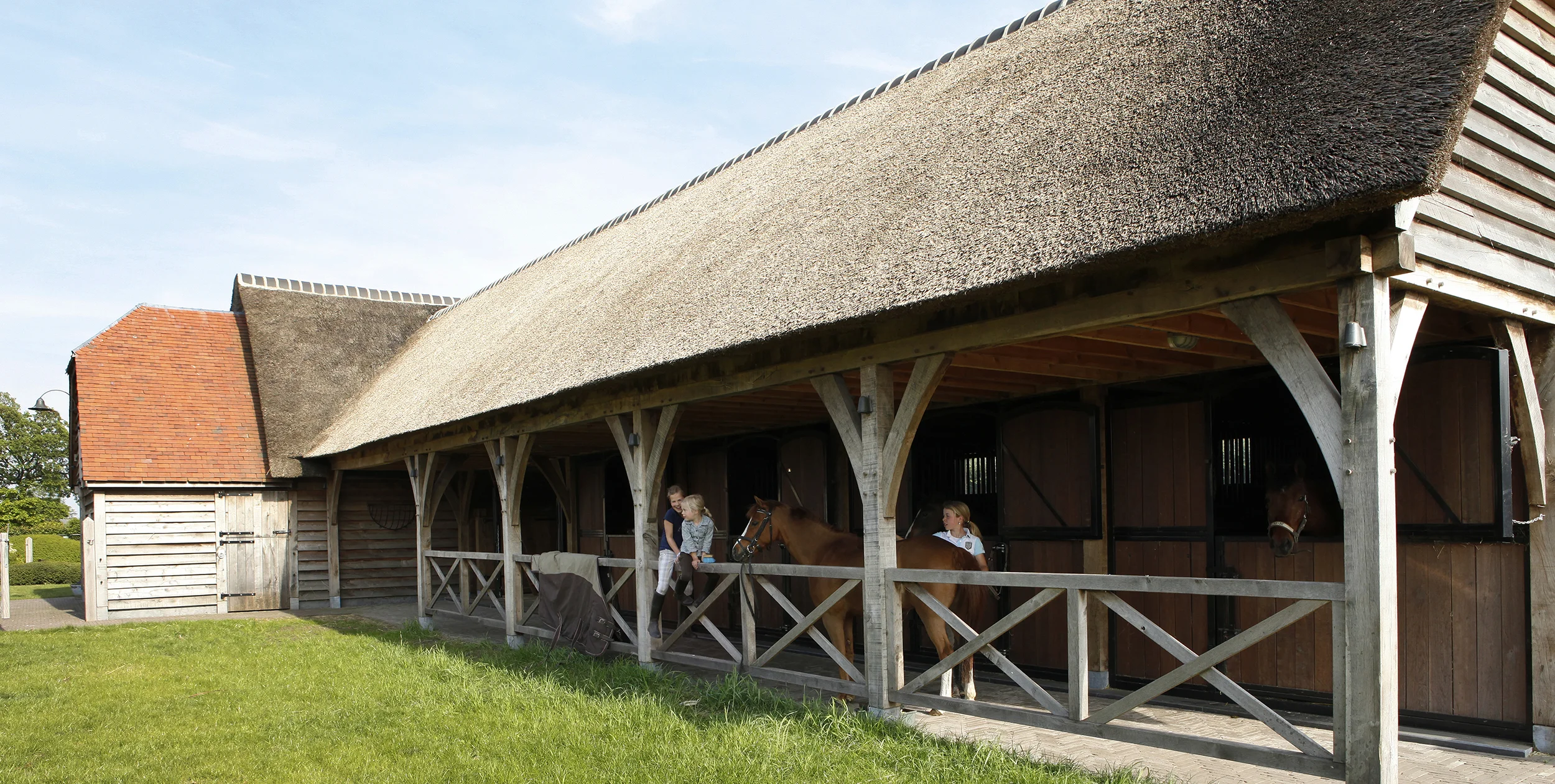 50-klassiek-rieten-dak-VOOGT-rietdekkers-Delft.jpg