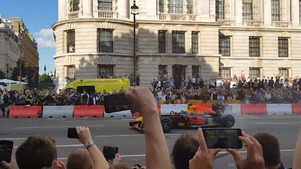 F1Skid3.gif