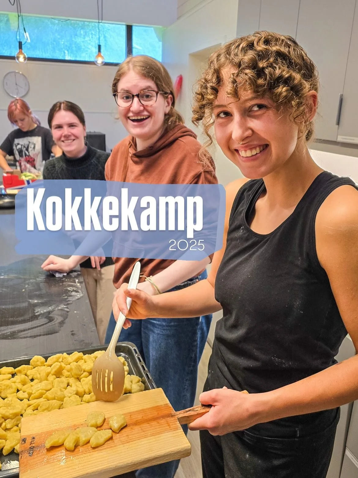 &Aring;rets kokkekamp er gjennomf&oslash;rt🤩 Elevane f&aring;r eit budsjett &aring; handle for, med mulighet til &aring; sanke eigne ingrediensar i tillegg. Niv&aring;et var h&oslash;gt og dommarane var imponerte. Her ser du tre av dei &aring;tte re