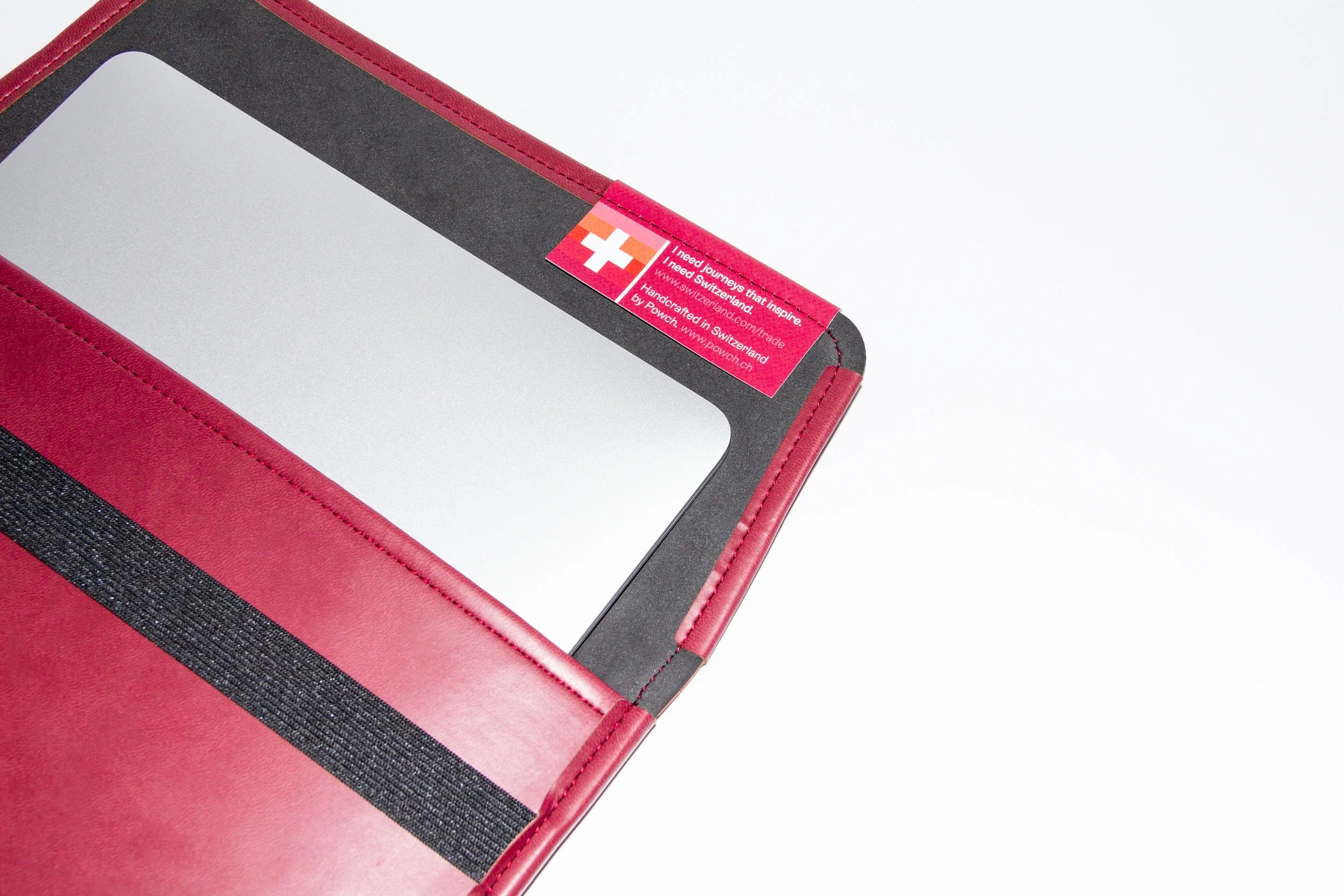 POWCH_Laptop-Sleeves_Switzerland_Final_6.jpg