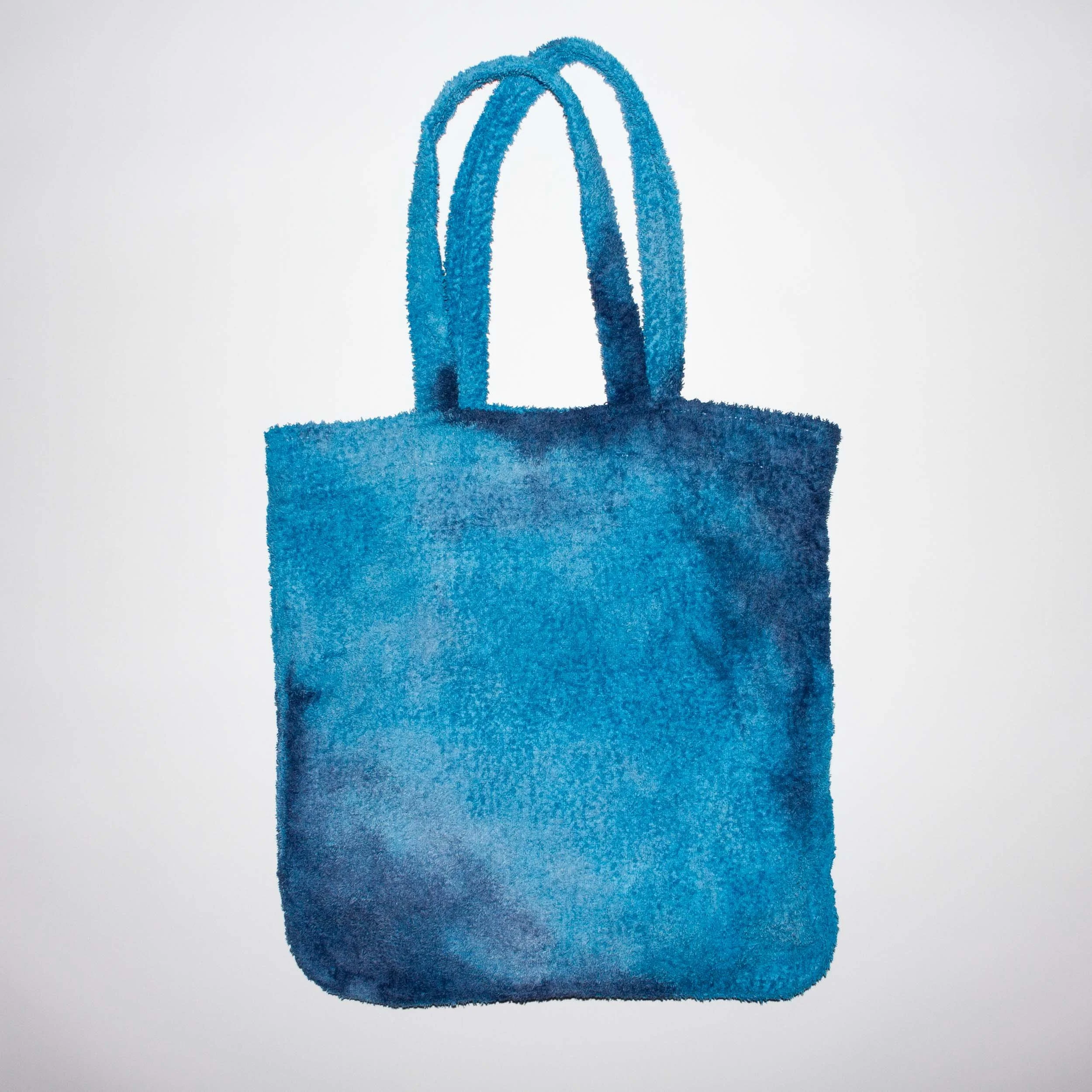 POWCH_FLUFF-BAG_TOTE_ANTIGUA2.jpg