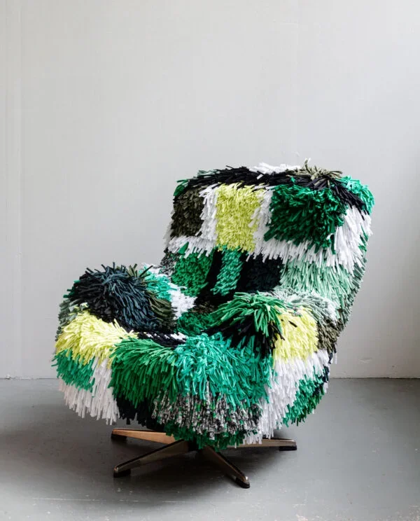 tuulapoyhonen_ryijy_chair_atfirstblush_billnas_lokalhelsinki2026-1-600x744.webp