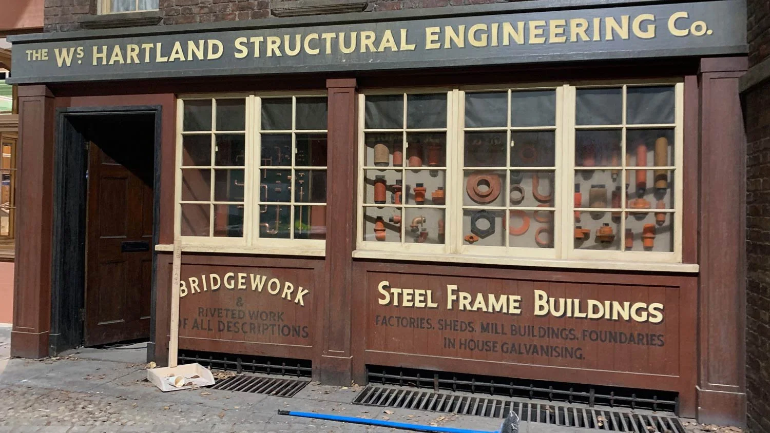 TN-shop-signage-06.jpg