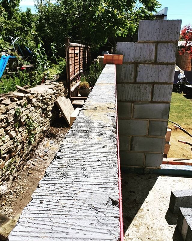 Straight lines not tan lines on this job 🤩 #opconstructionltd #hampshirebuilder #localbuilder #shoplocal #smallbusiness #hampshire #builder #portsmouth #southsea #pompey #workinghard #backtowork #socialdistancing #extension #homeinspiration #homeins