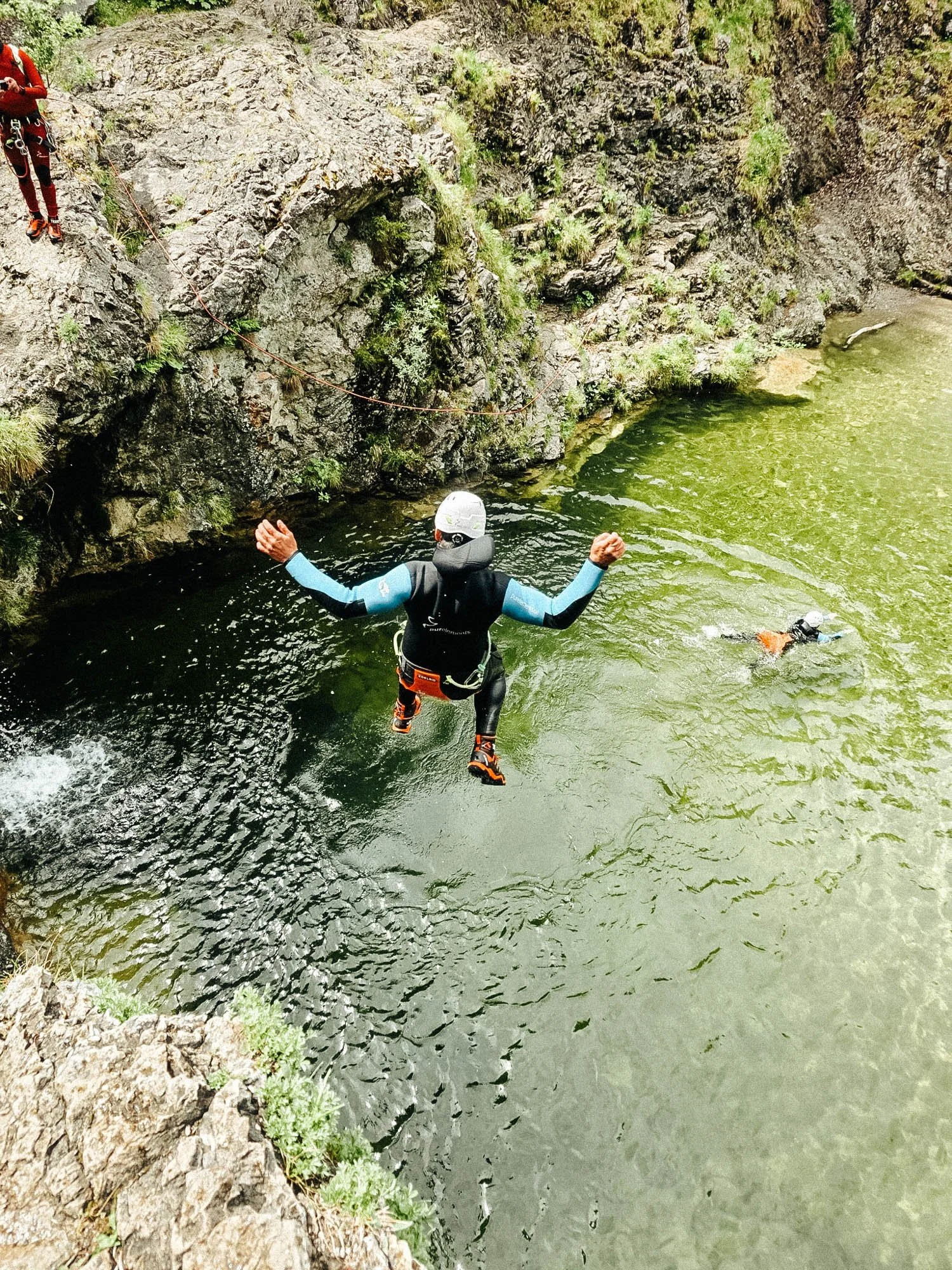 MB-Productions-Maximilian-Boeger-Foto-Video-Design-Kornwestheim-Stuttgart-Ludwigsburg_Hochzeit_Hannes_Melli_Diller_Canyoning-75.jpg