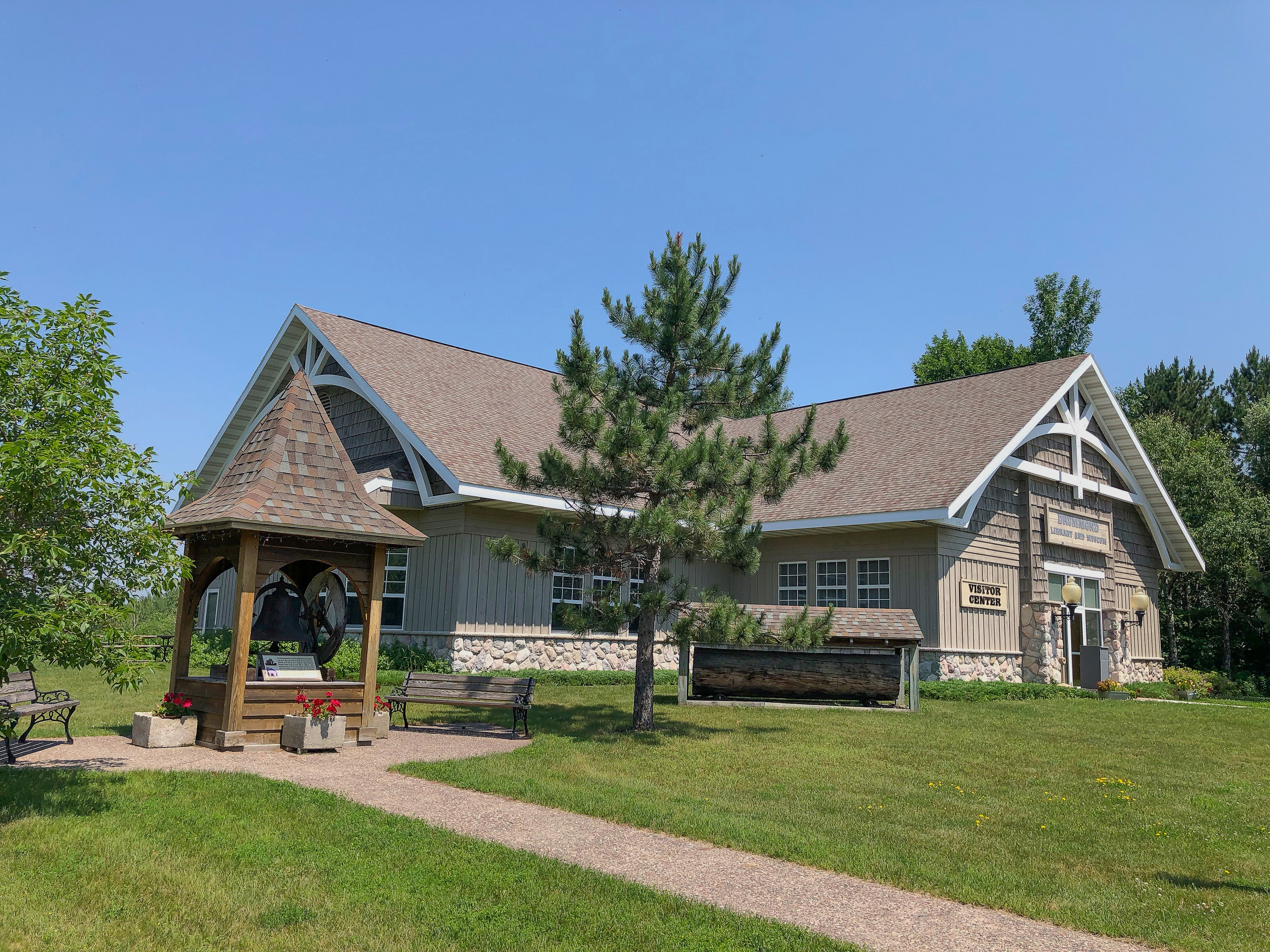 Drummond Library Summer.jpg