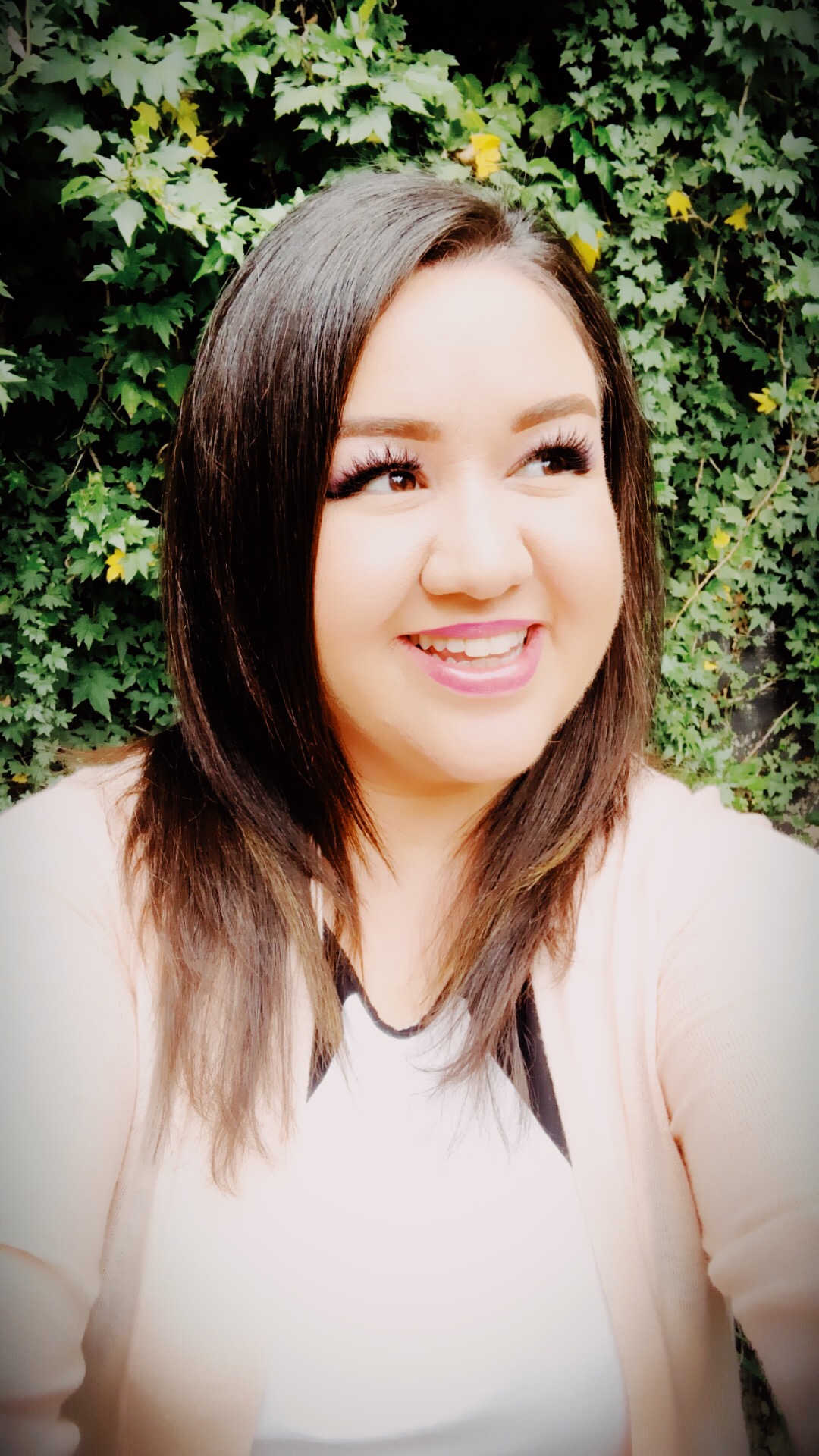 Edith Duarte is the Editor of Ella Inspires and Creative Director of the EllaDesign.Studio