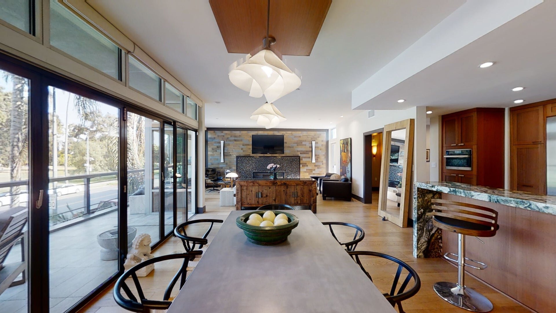 2626 6th Ave