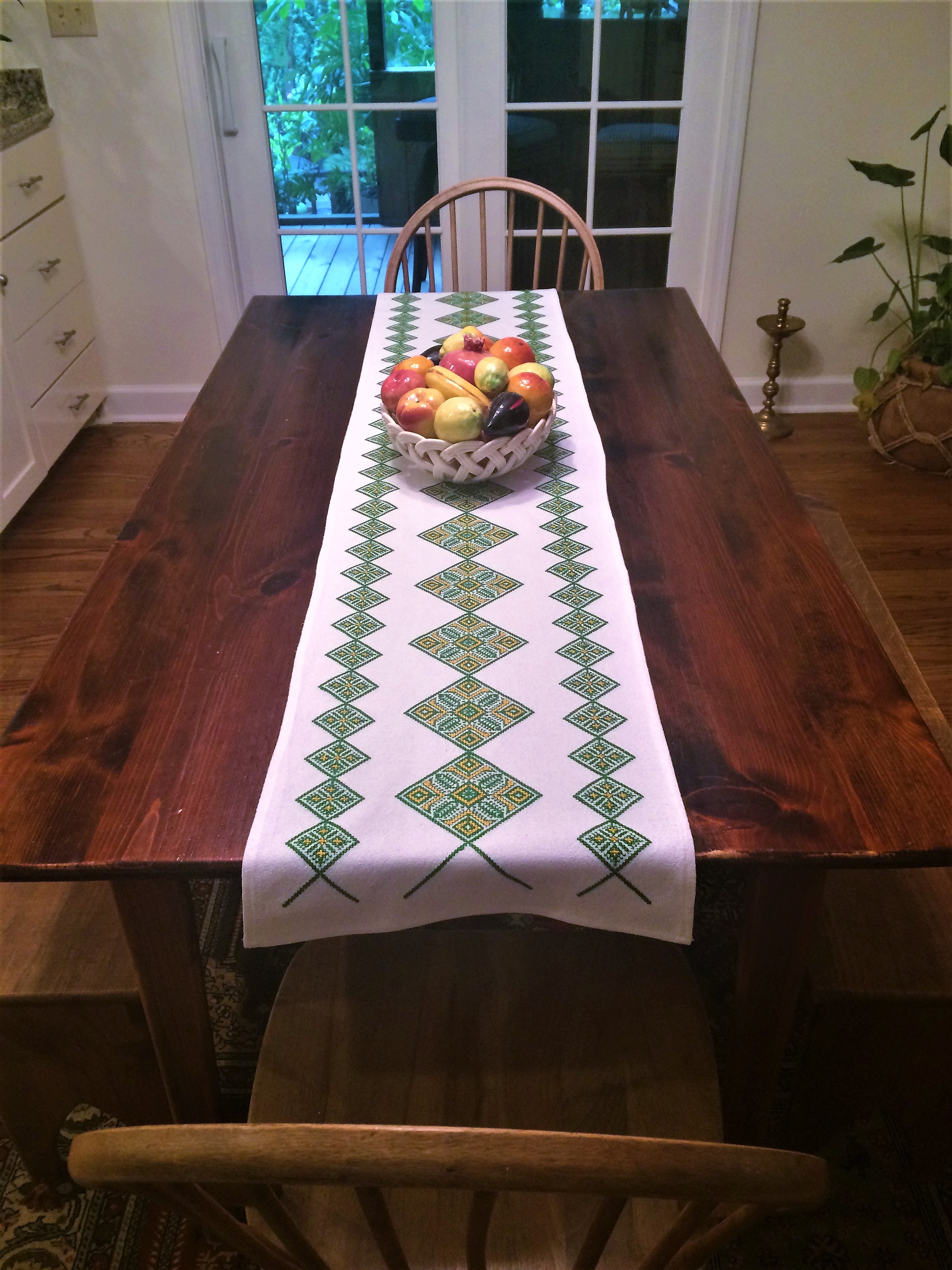 tablerunner green yellow.JPG