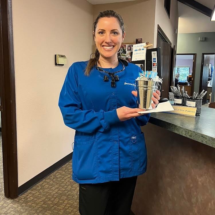 Congrats Jennay from Woodridge Dental🦷👏🏼 

Thank you for all the hard work you do in keeping our patients teeth healthy!  #congrats #enterintowin #johnsonlinkorthodontics #bestorthoaround #braces #smile #orthodontist #oralhygiene #orthodontics #wa