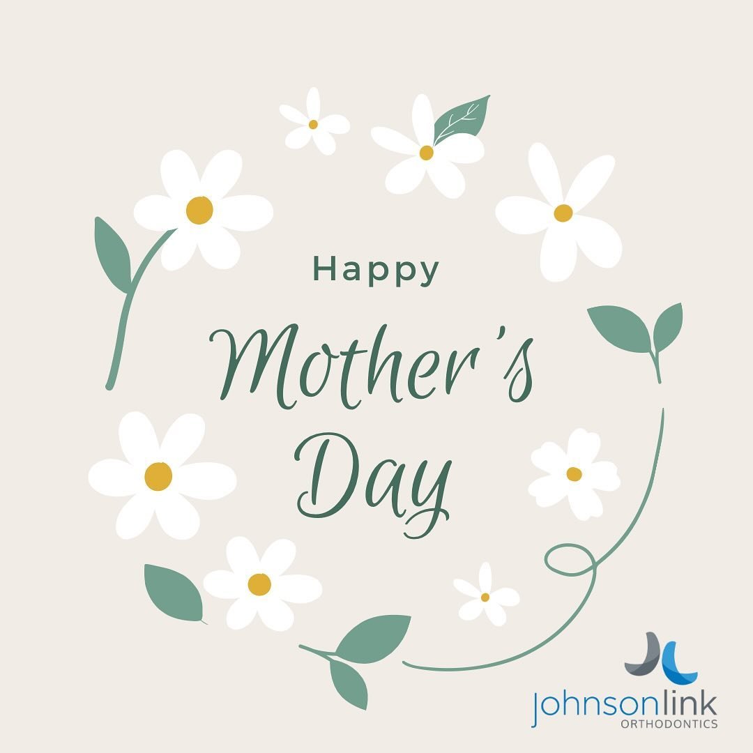 Happy Mother&rsquo;s Day to every mom out there🩷🫶🏼 
&bull;
&bull;
&bull;
Both Doctors have some pretty amazing women in their lives who hold down the fort! We are lucky to have them around 💙
#Invisalign #Johnsonlinkortho #mothersday #Johnsonlinko