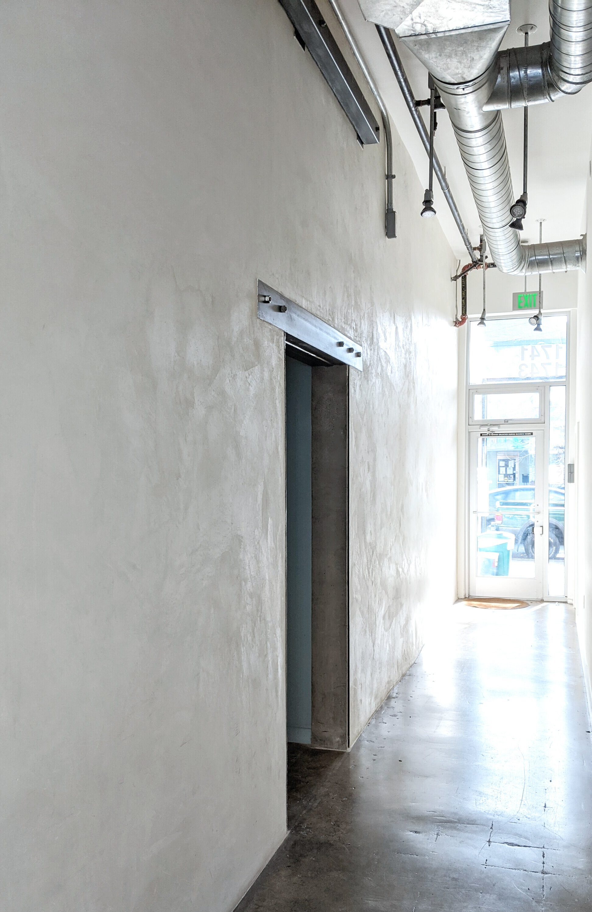 Two small courtyards and a new hallway introduce daylight into the heart of the building.