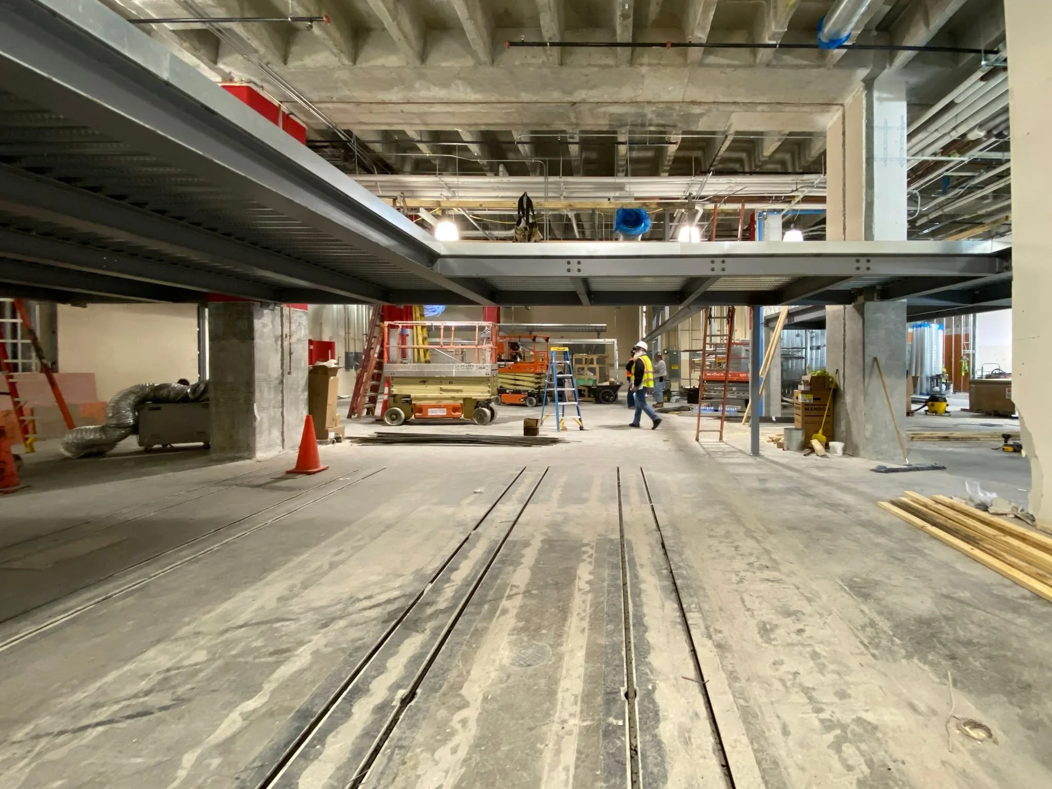 Here's a sneak peek at the progress of the Flex Factory, a renovation of NC State's Wilson College of Textiles!

This project aims to create flexible workspaces that are reflective of the innovative thinking and learning of @ncstatewilson, and to hav