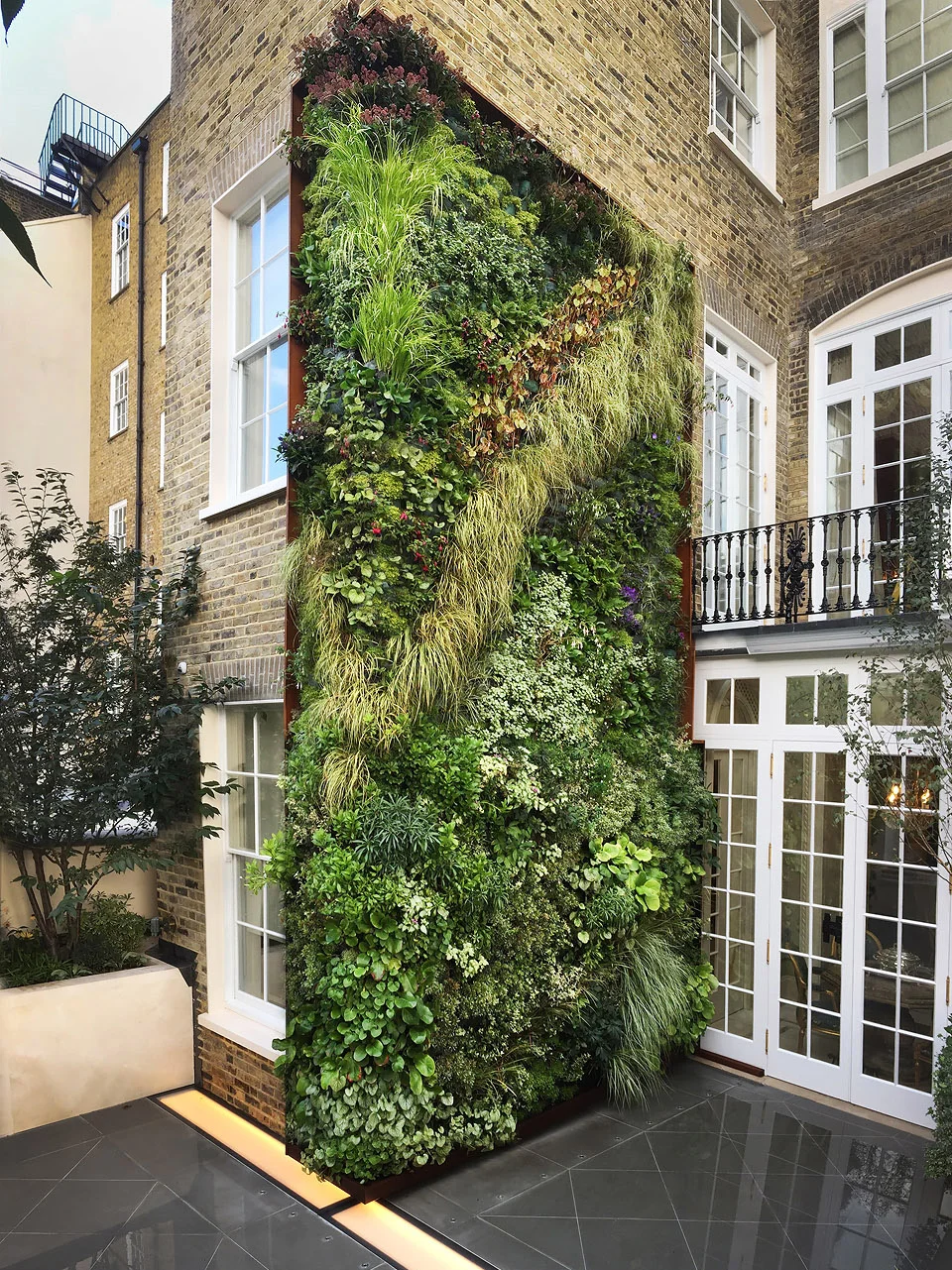 Eaton Square 2.jpg