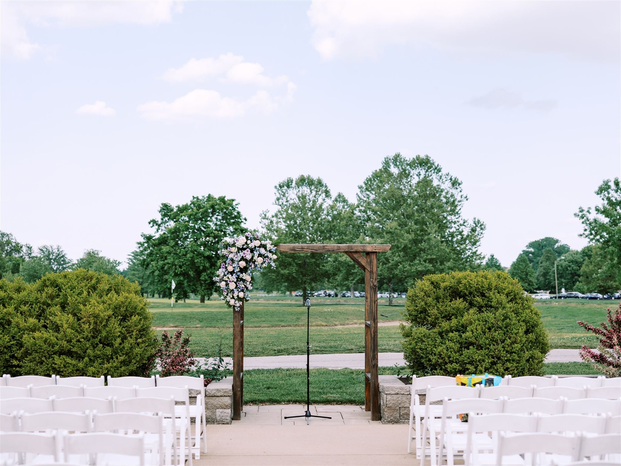 Dorothy_Louise_Photography_Jen_Matt_Forest_Park_Golf_Course_Wedding_Spring_2022_Ceremony-9_websize.jpg