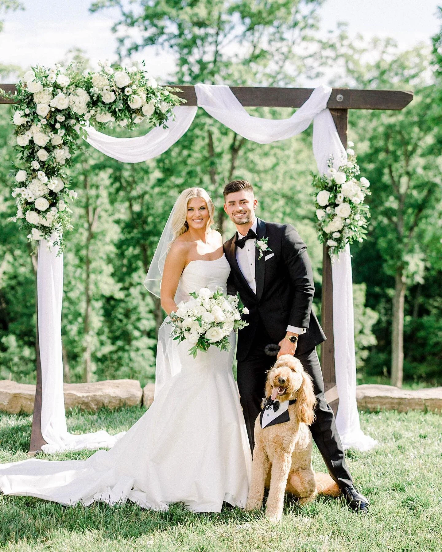 We want to make meaningful, lasting connections with each one of our couples. Without them, we wouldn&rsquo;t have the chance to do what we love and for that we are so grateful! 💕⁣
⁣
If you&rsquo;re engaged and looking for a floral designer that wil