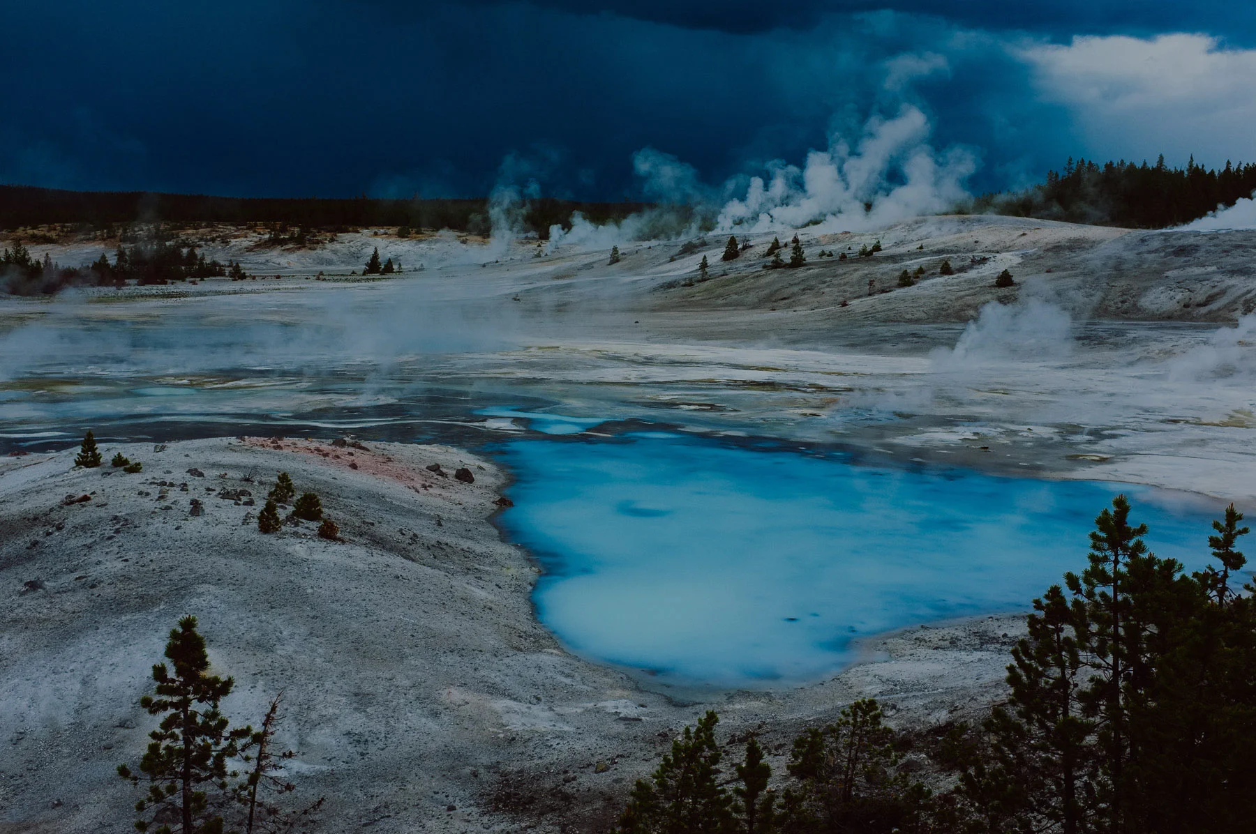 yellowstone_b.jpg