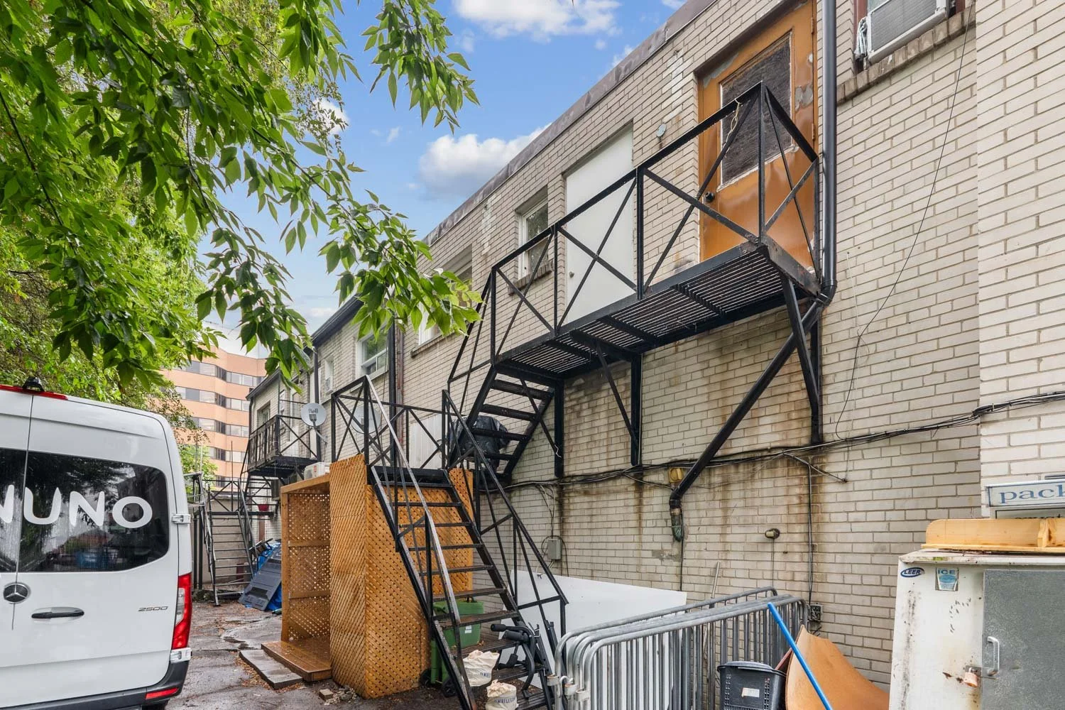 3524 Bathurst St_046.jpg