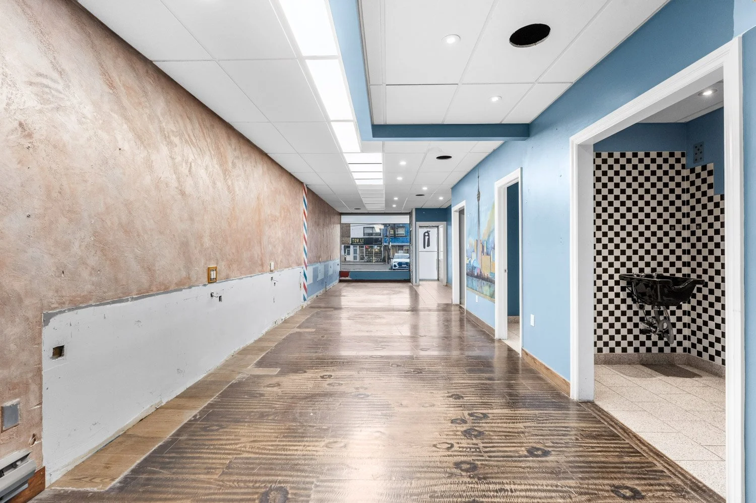 3524 Bathurst St_012.jpg