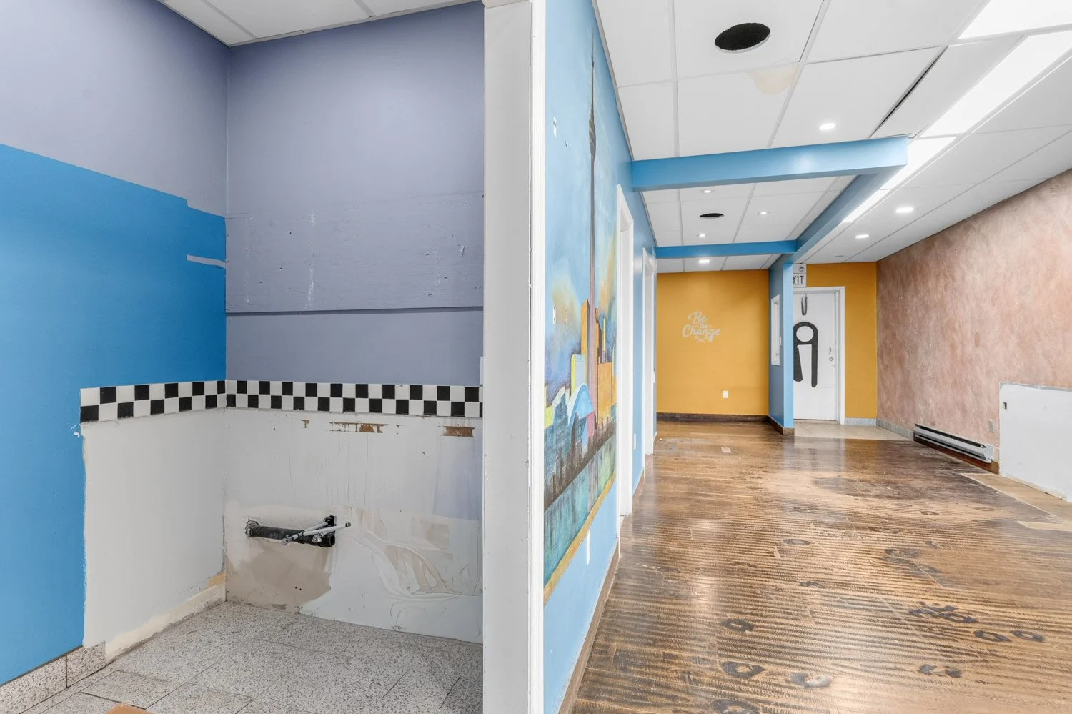 3524 Bathurst St_018.jpg