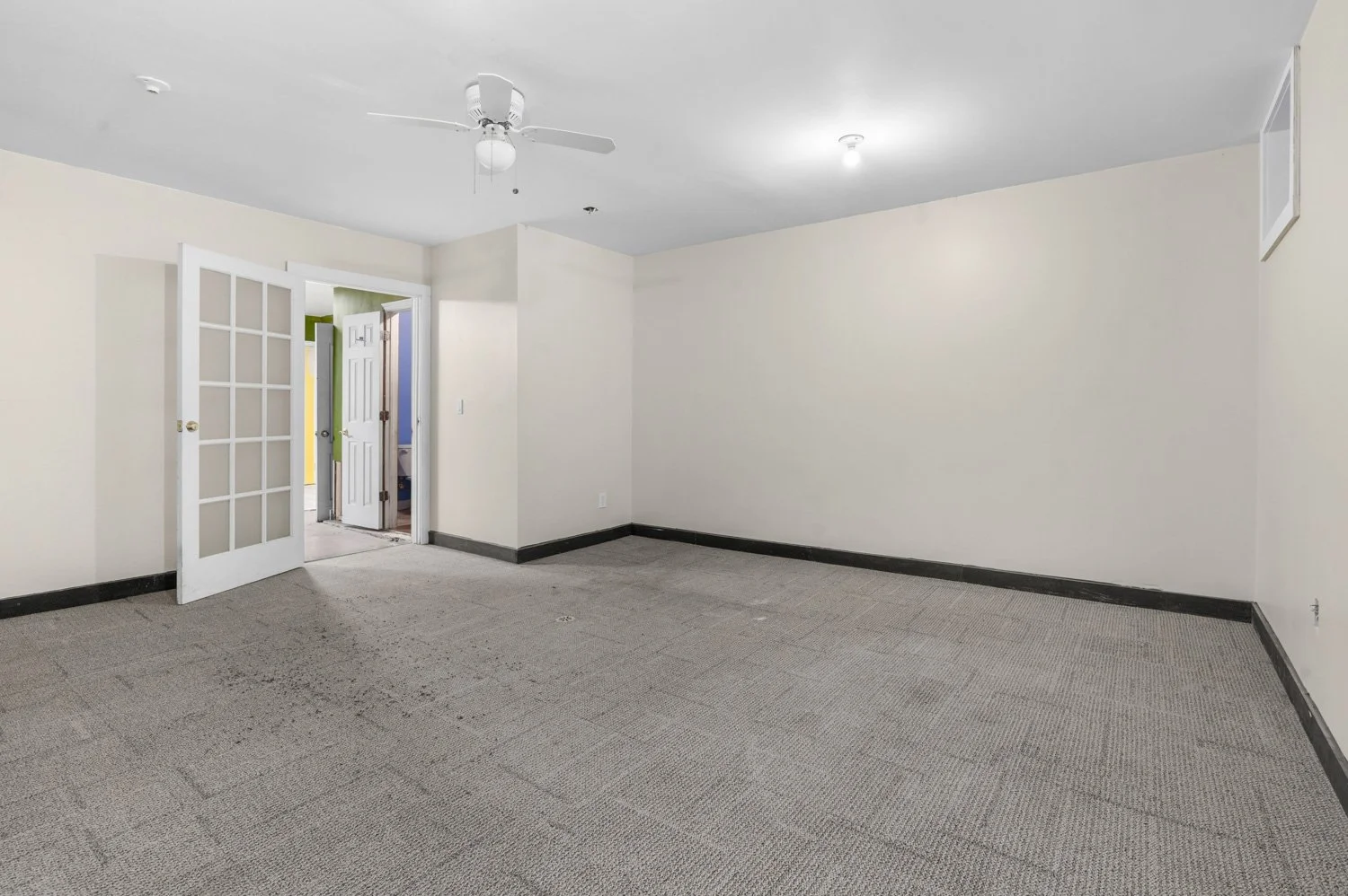 3524 Bathurst St_025.jpg