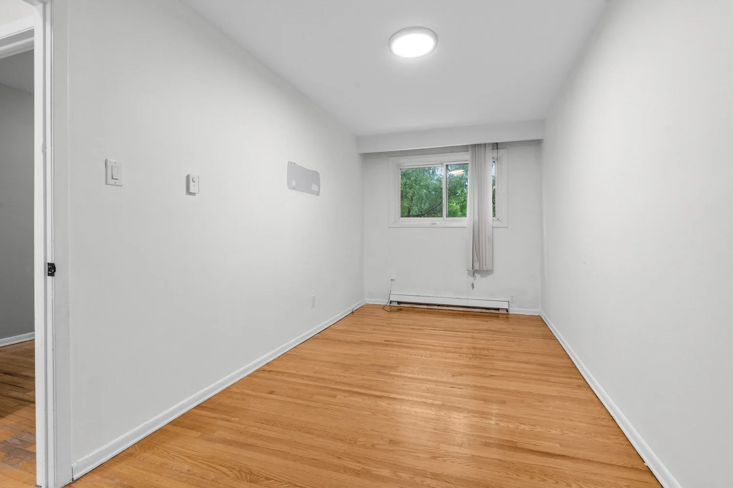 3524 Bathurst St_039.jpg