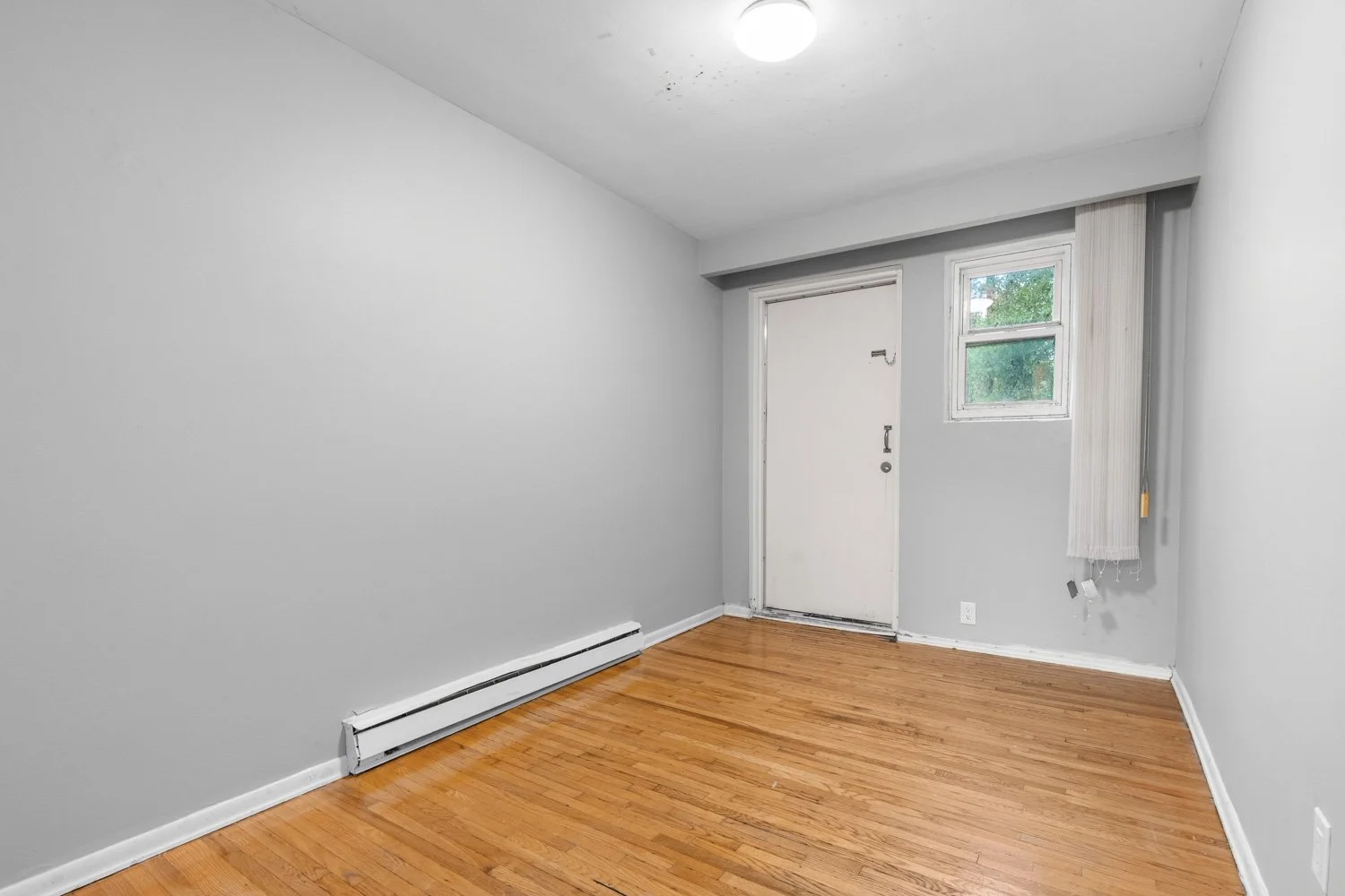 3524 Bathurst St_042.jpg