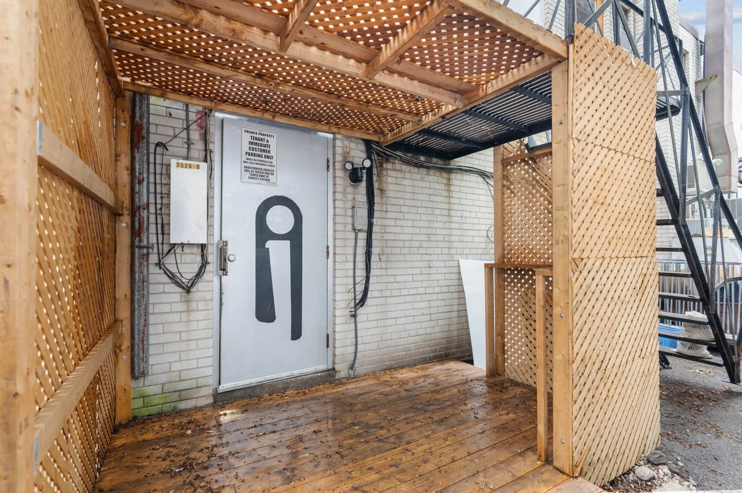 3524 Bathurst St_047.jpg