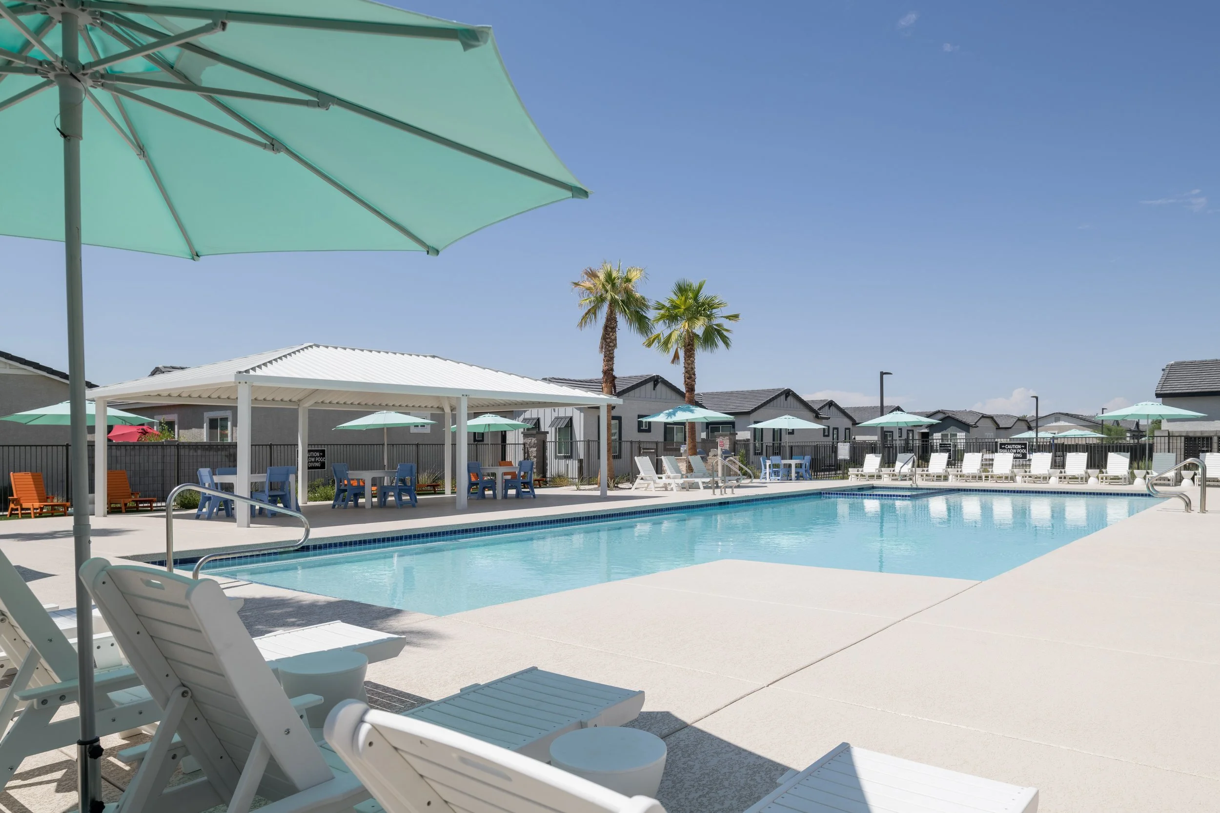 20250815_CJ Tronnier Gershon_Bungalows on Combs_0898.jpg