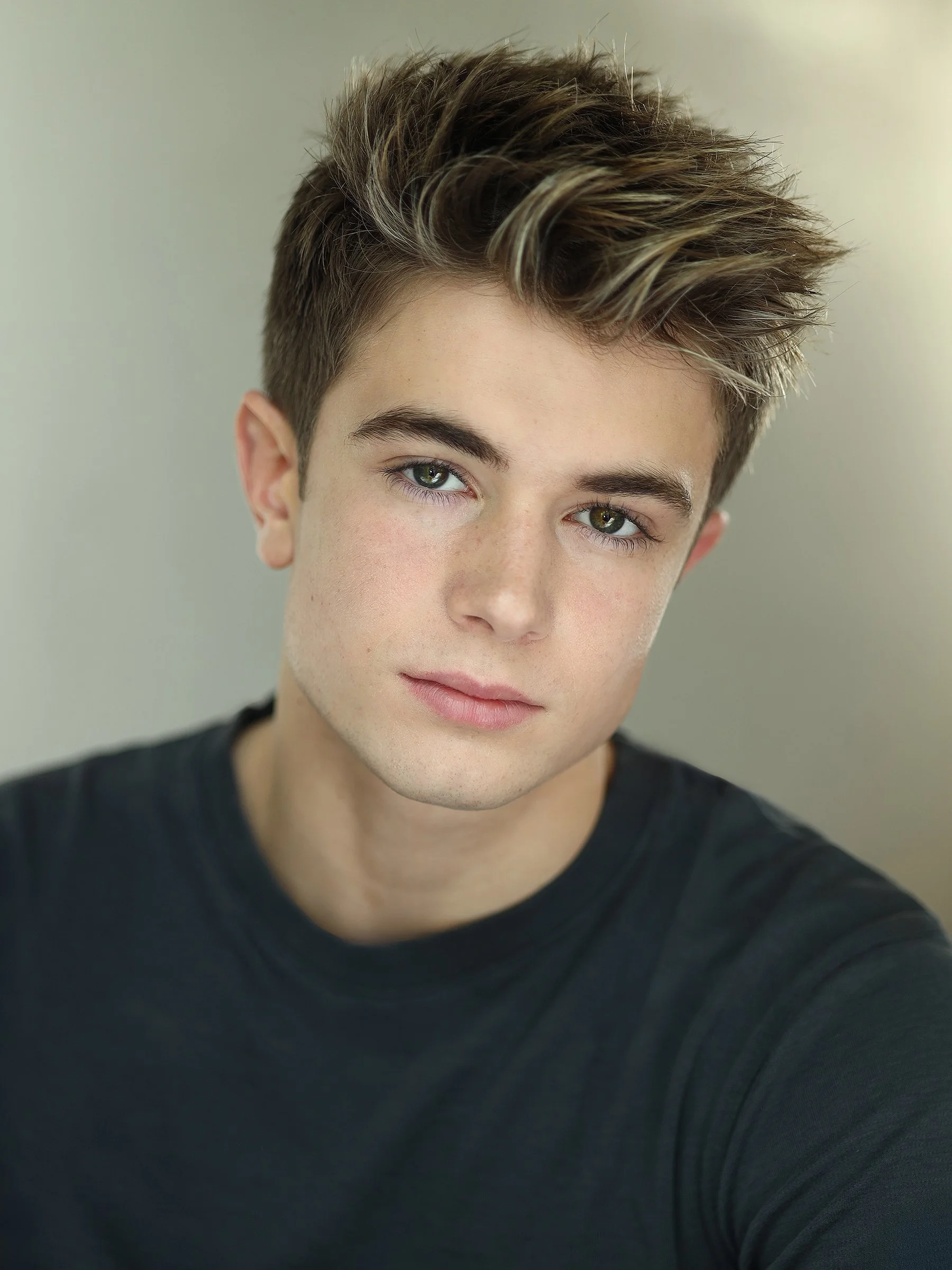 LUCA- WEBSITE PRINT 000A8343.jpg