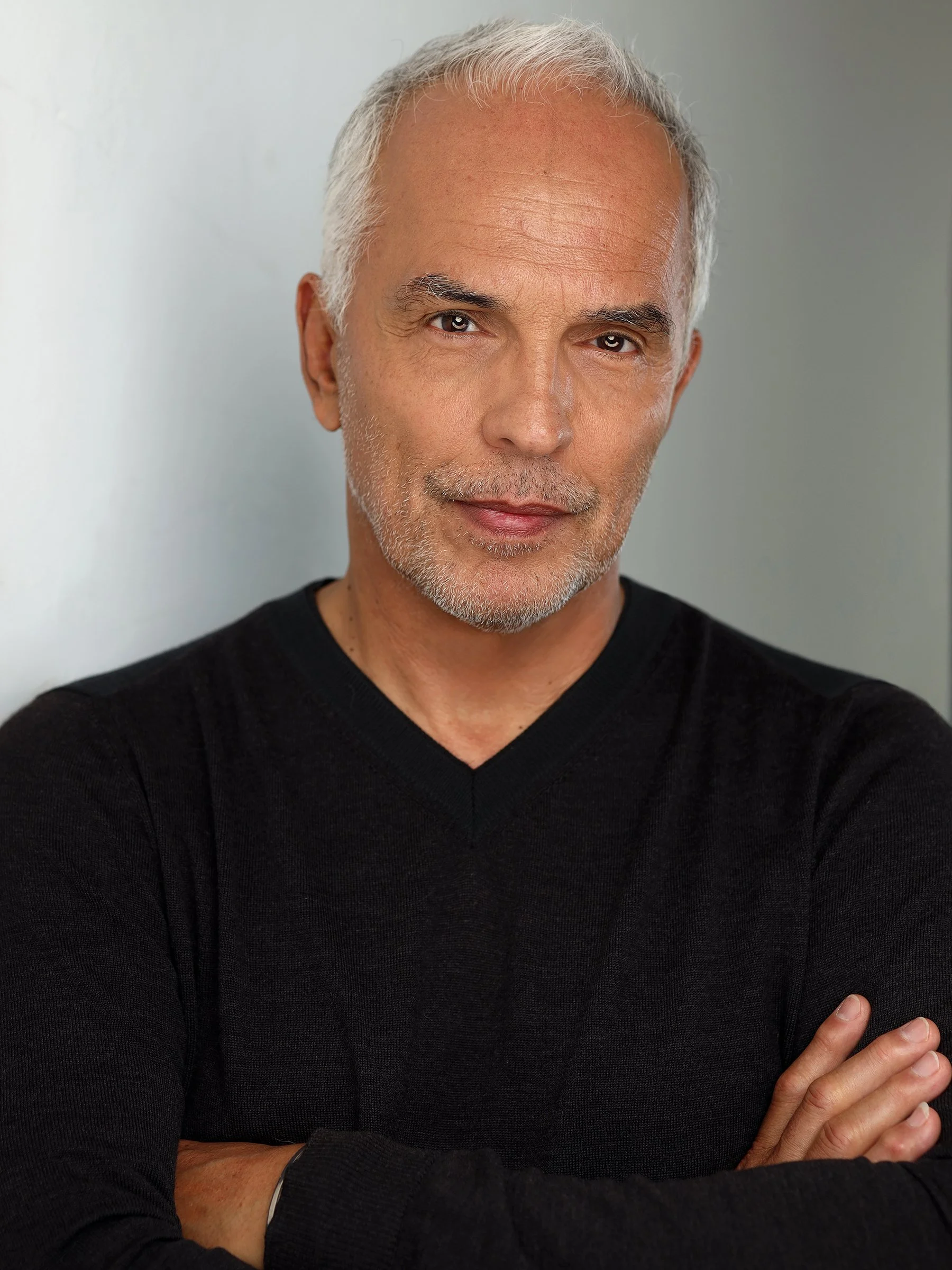 JOHN V.- WEBSITE PRINT 000A0431.jpg