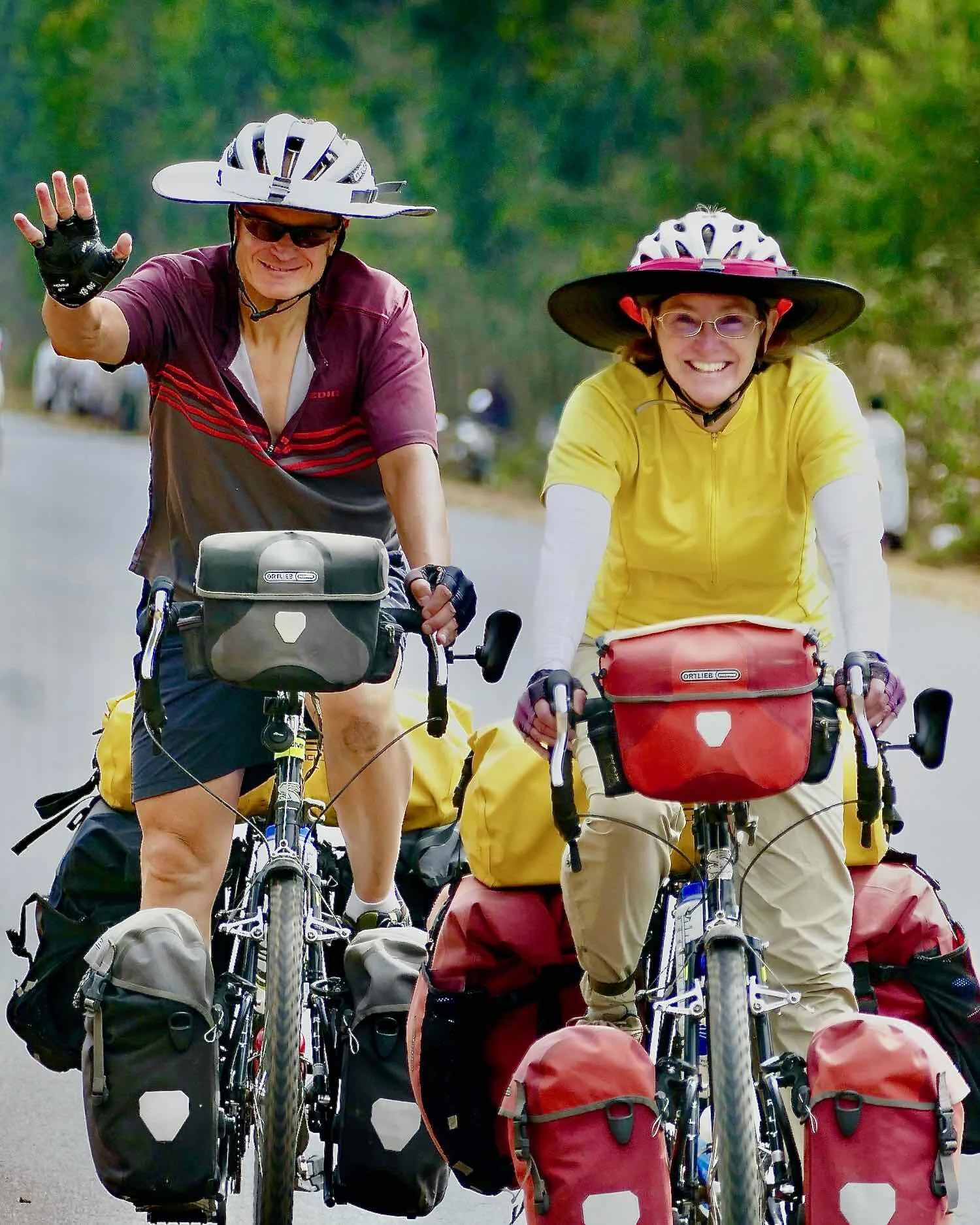 Happy to see a fellow cyclist, who took this photo