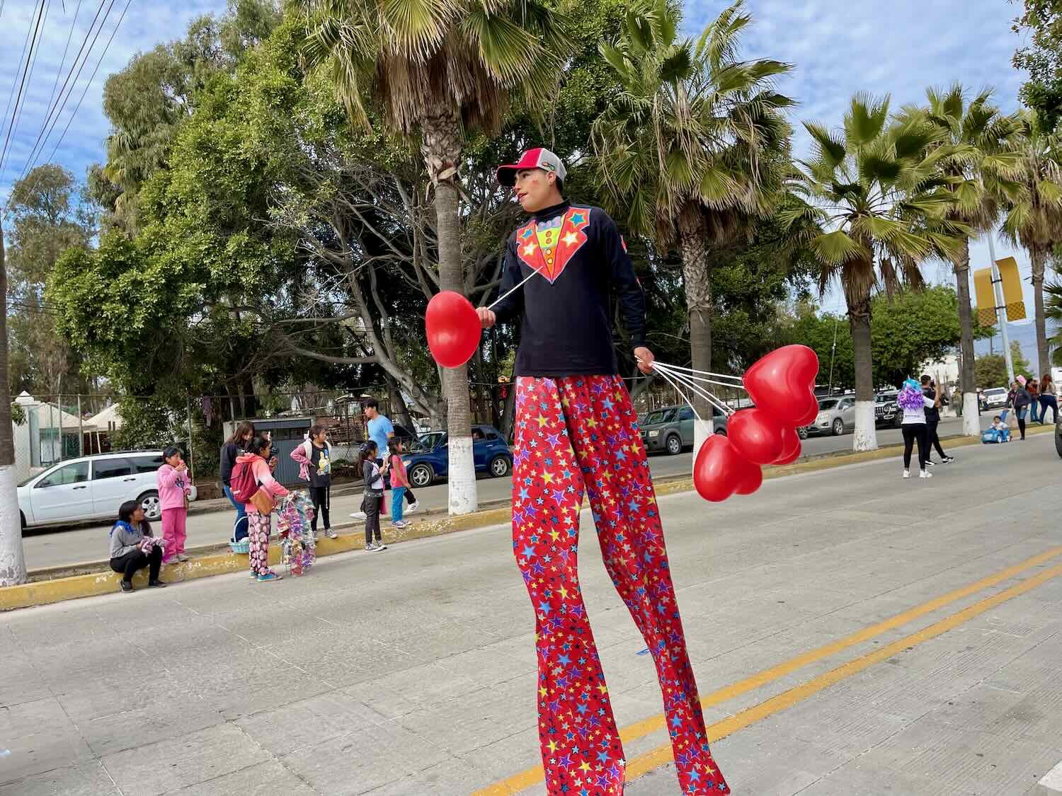 Other performers handed out gifts, like these balloons