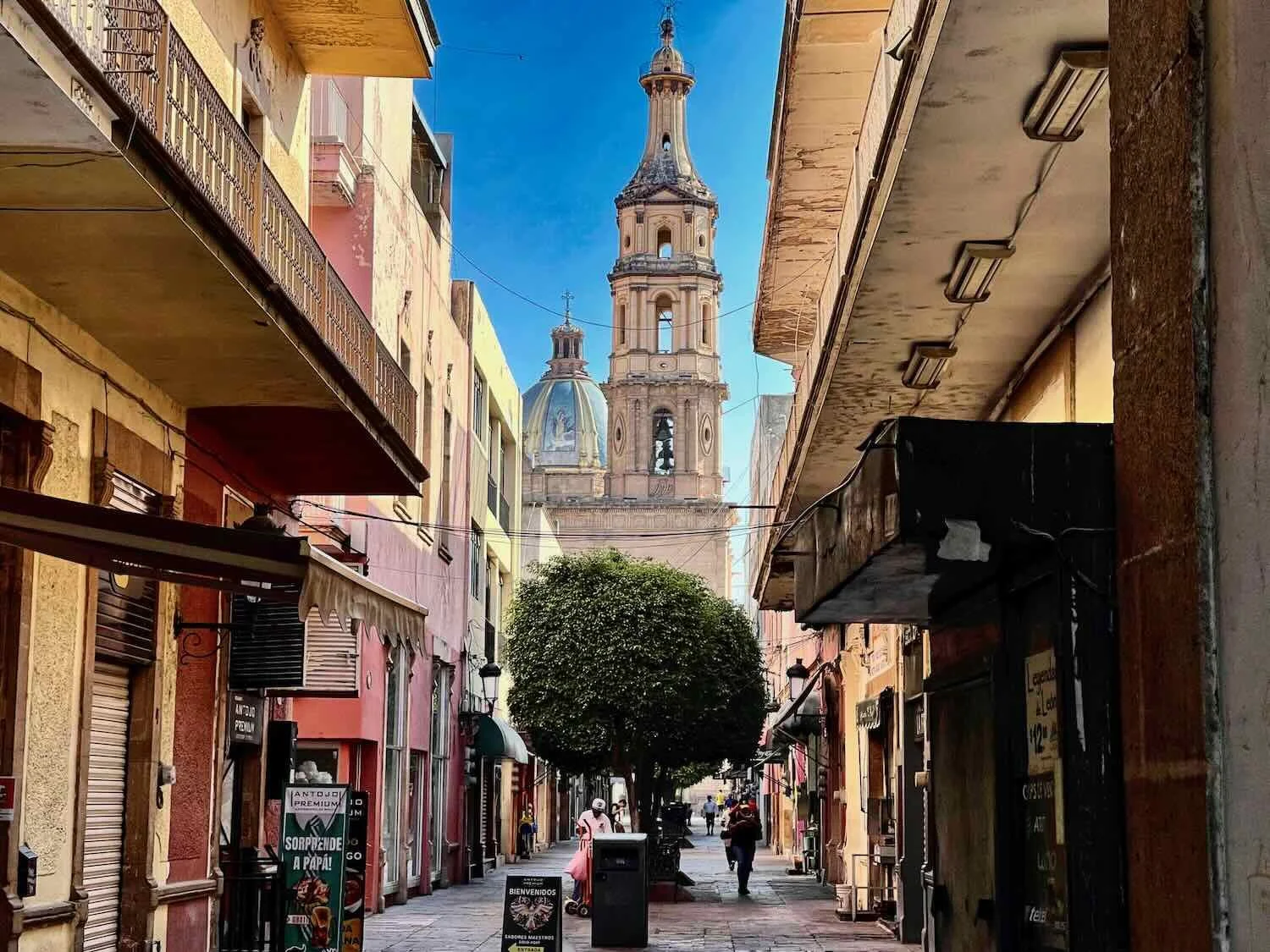 View down an alley from the Plaza Principál