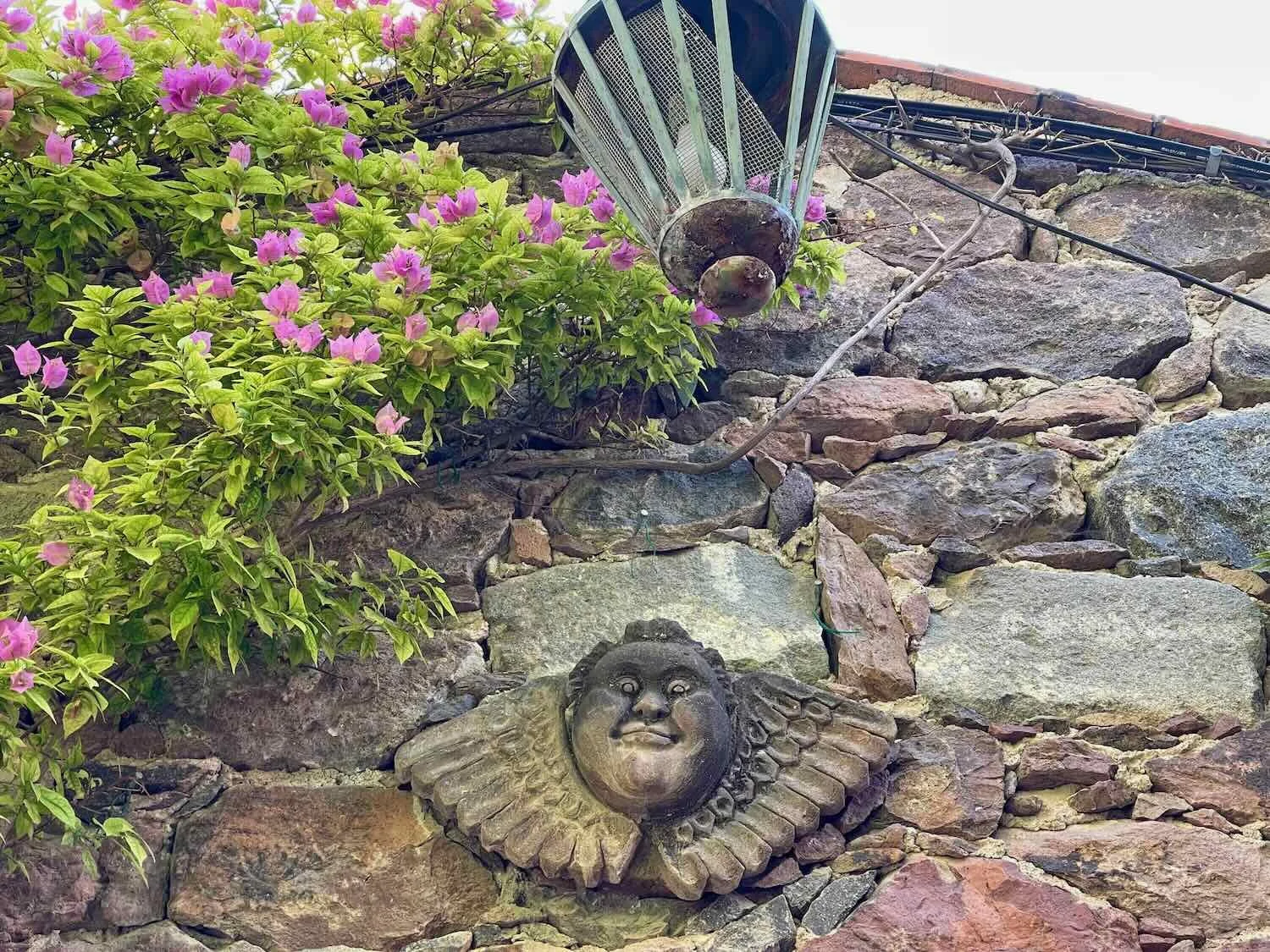 Details on the wall of a private home